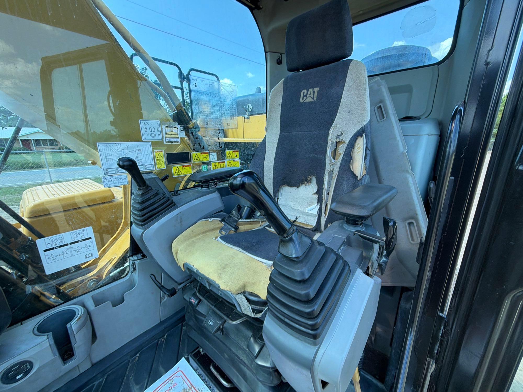 2018 Caterpillar 330