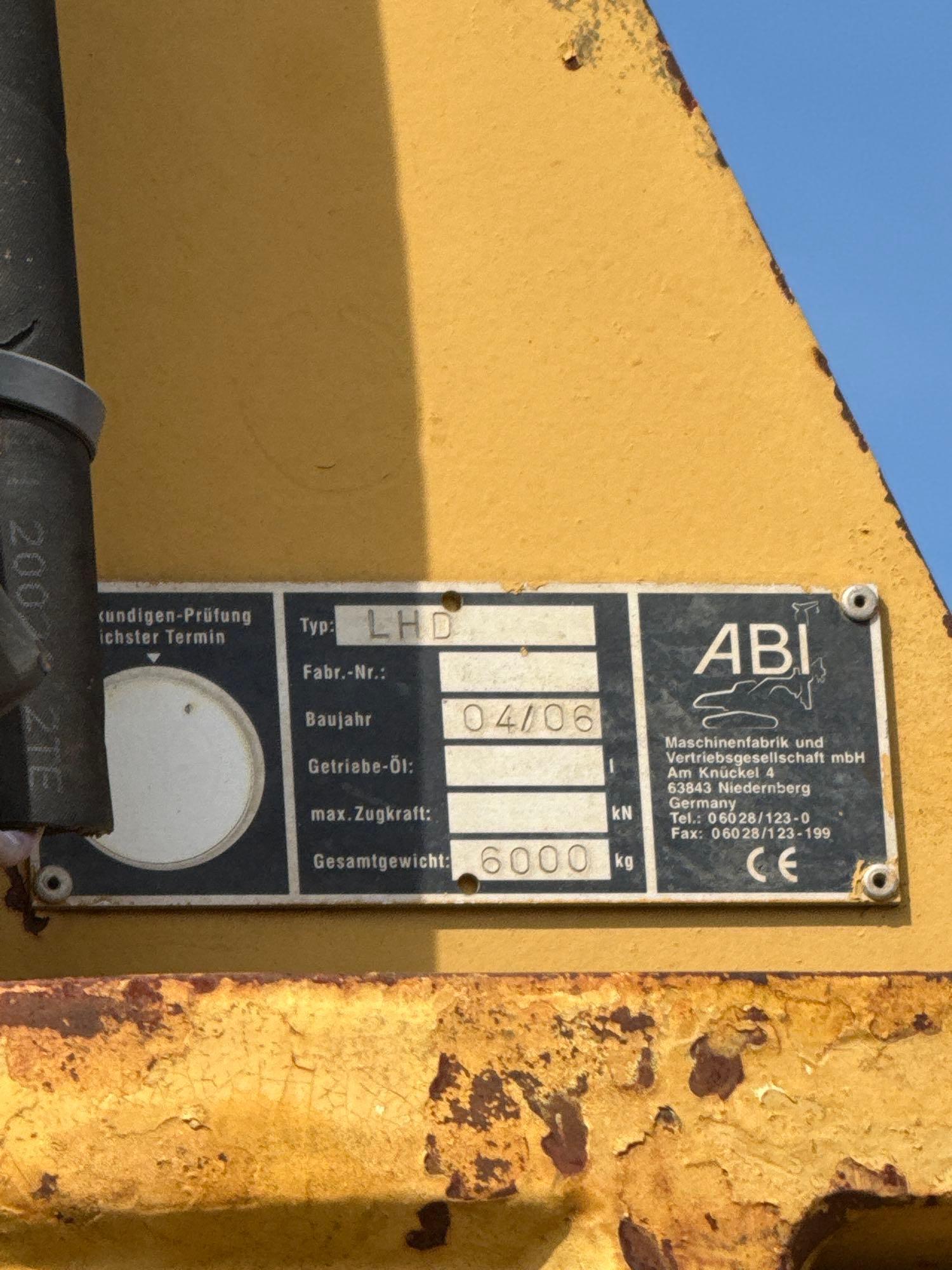 Caterpillar 325