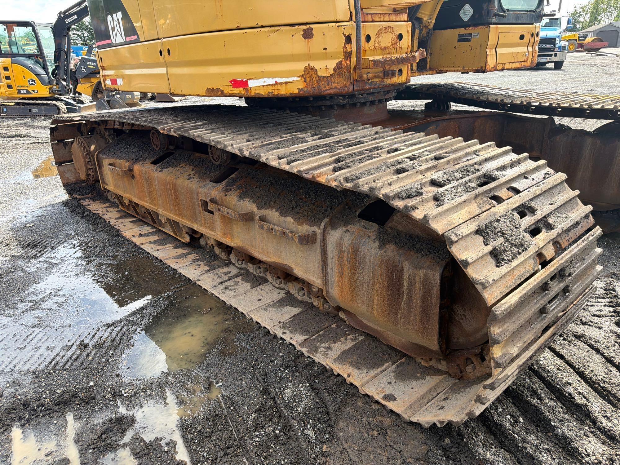 2007 Caterpillar 328D LCR