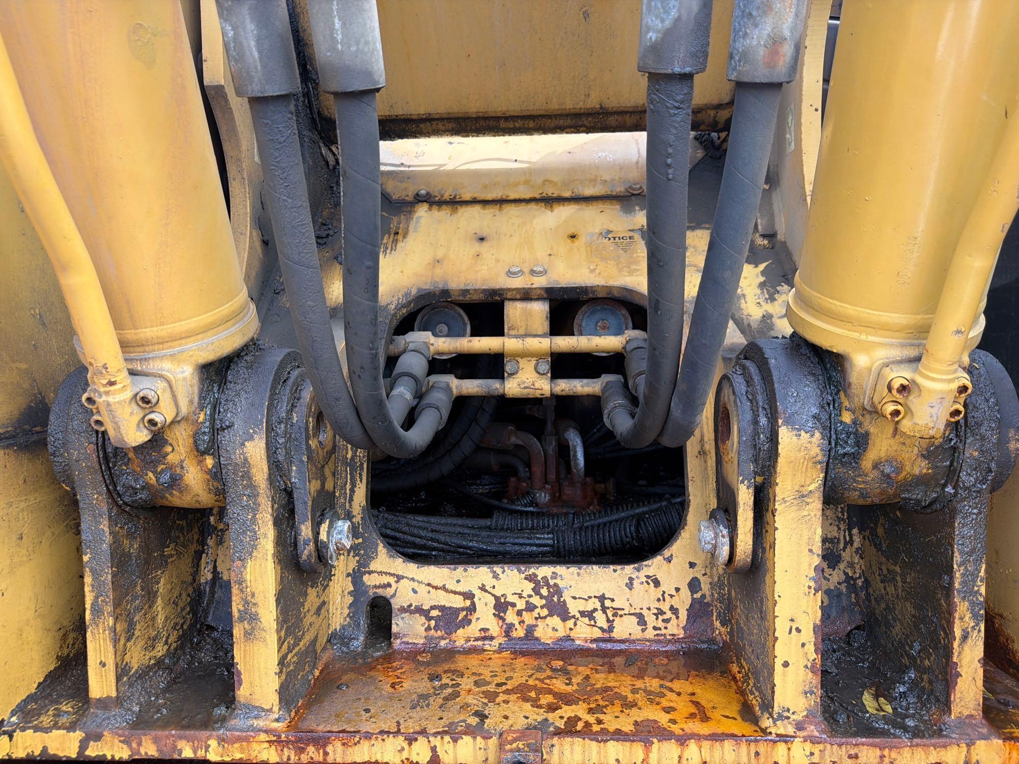 2007 Caterpillar 328D LCR