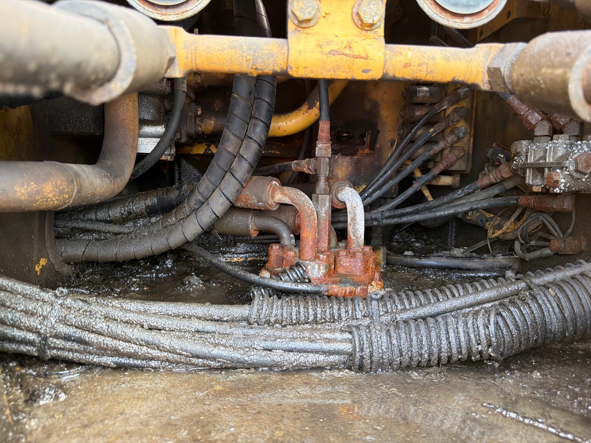 2007 Caterpillar 328D LCR