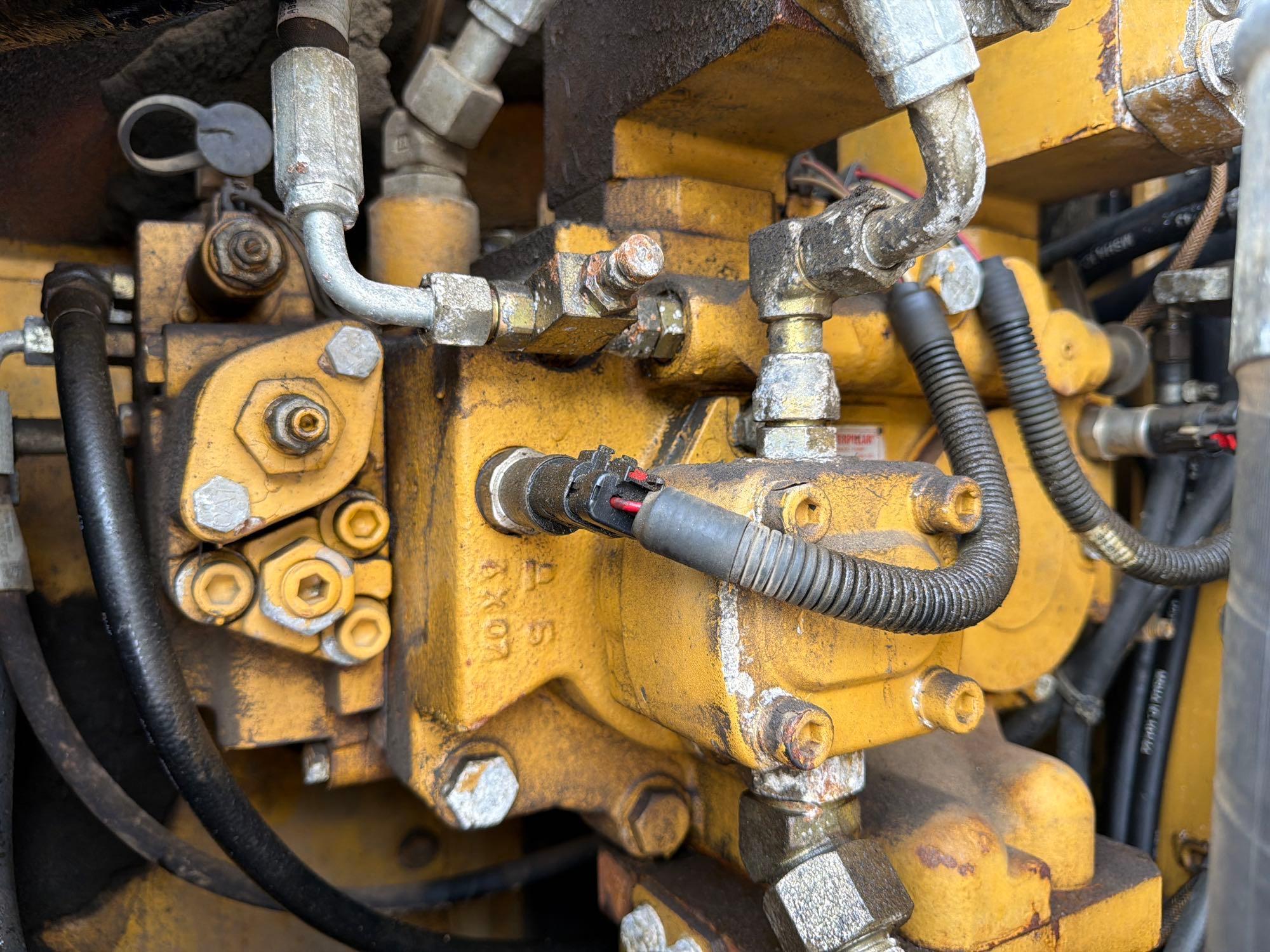 2007 Caterpillar 328D LCR