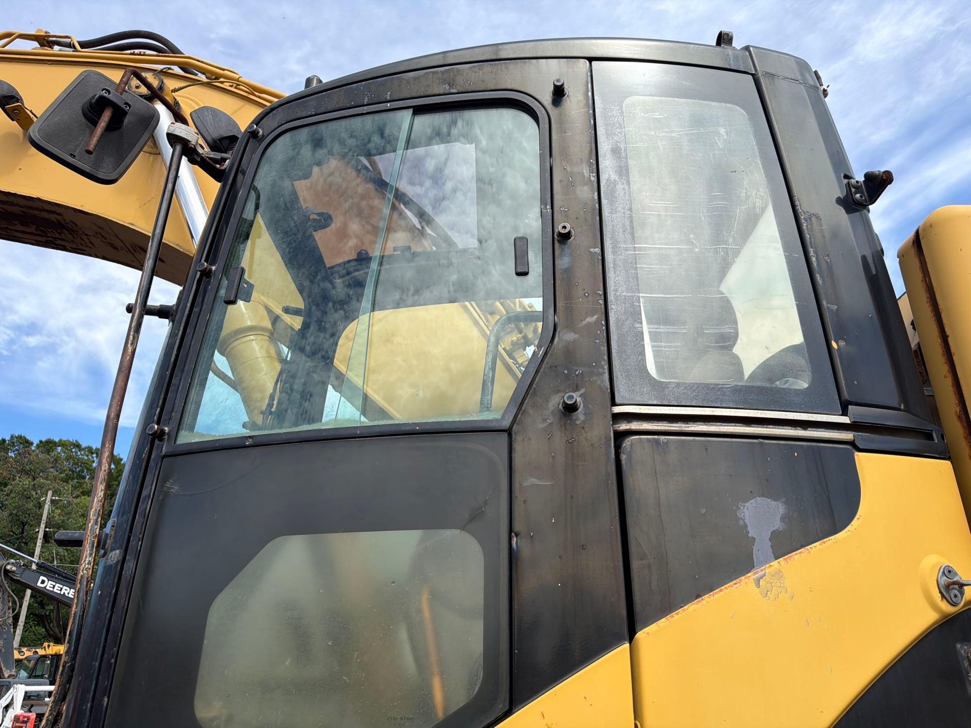 2007 Caterpillar 328D LCR