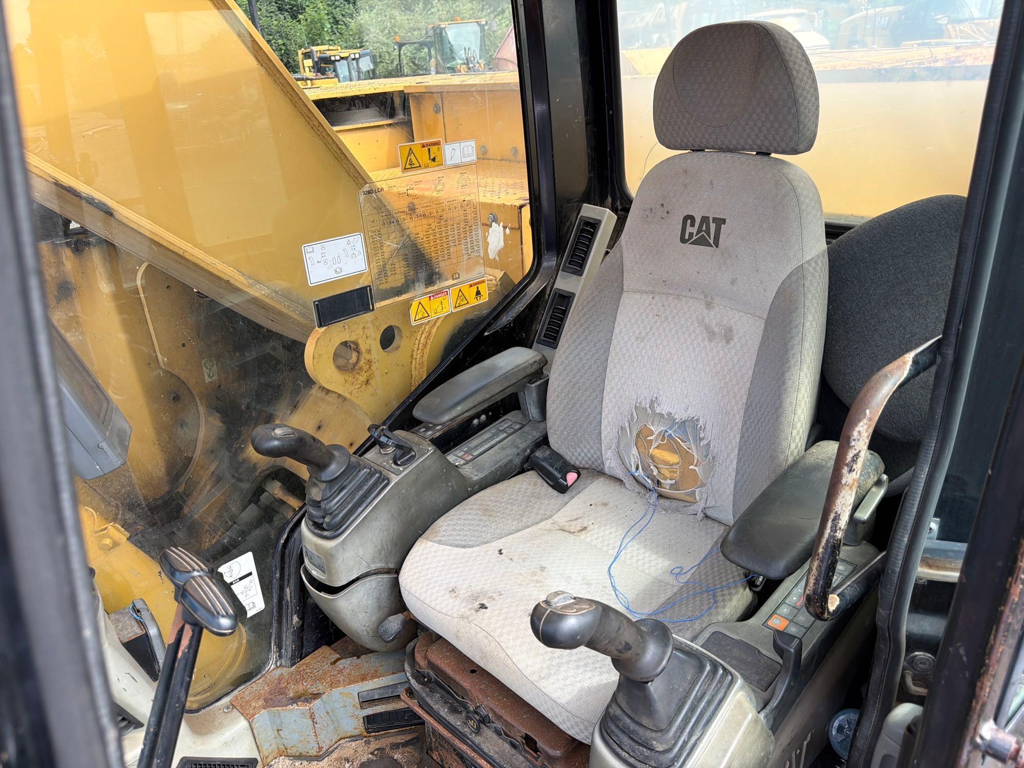 2007 Caterpillar 328D LCR