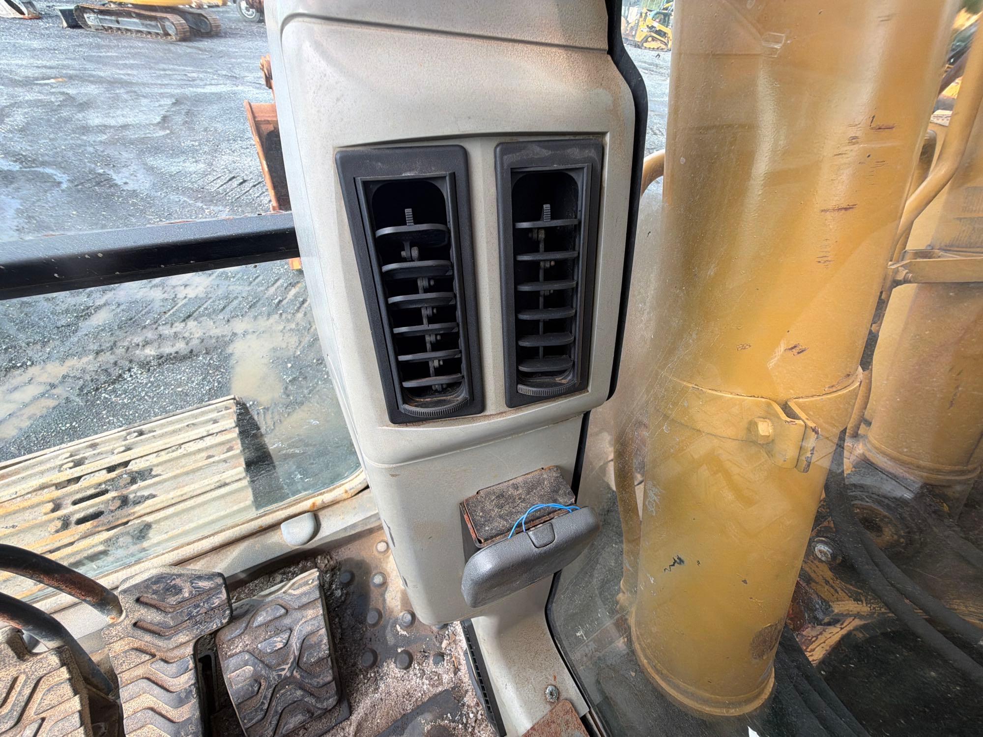 2007 Caterpillar 328D LCR