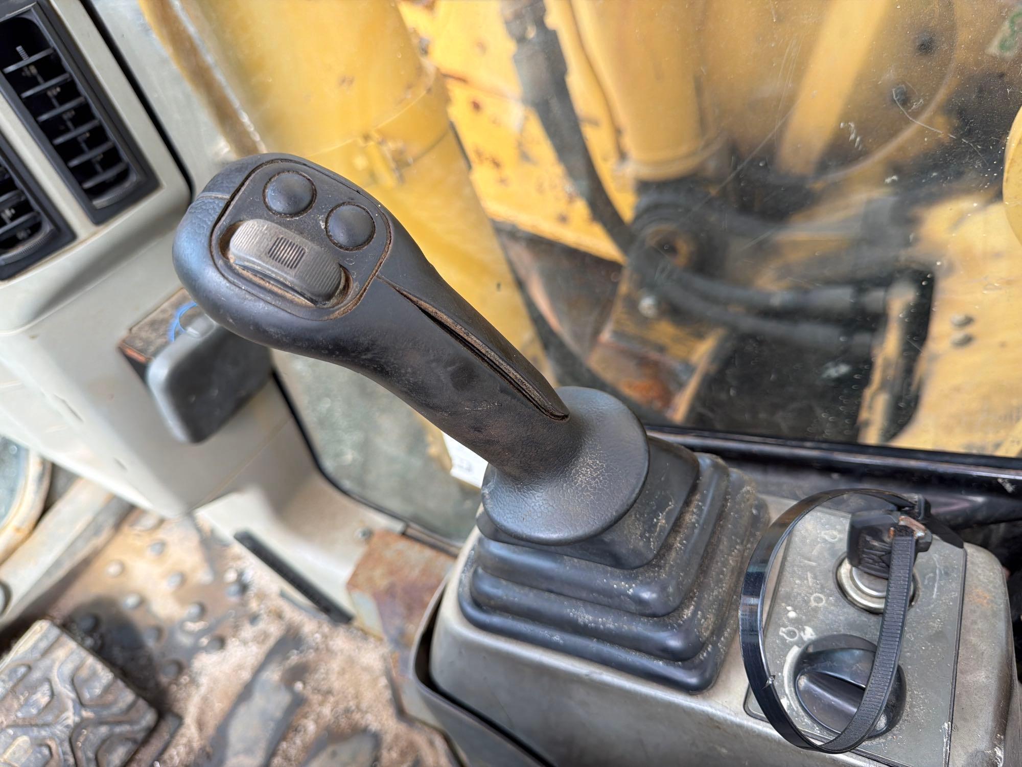 2007 Caterpillar 328D LCR
