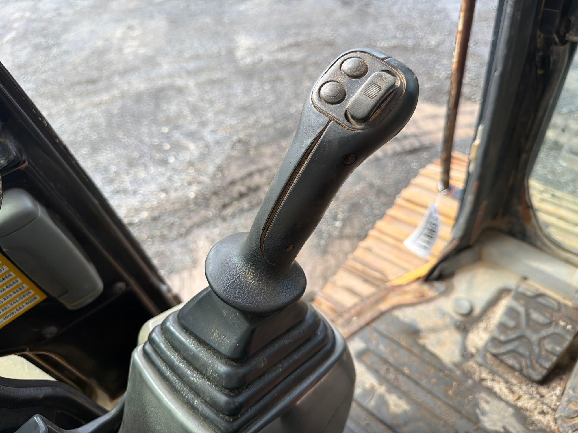2007 Caterpillar 328D LCR