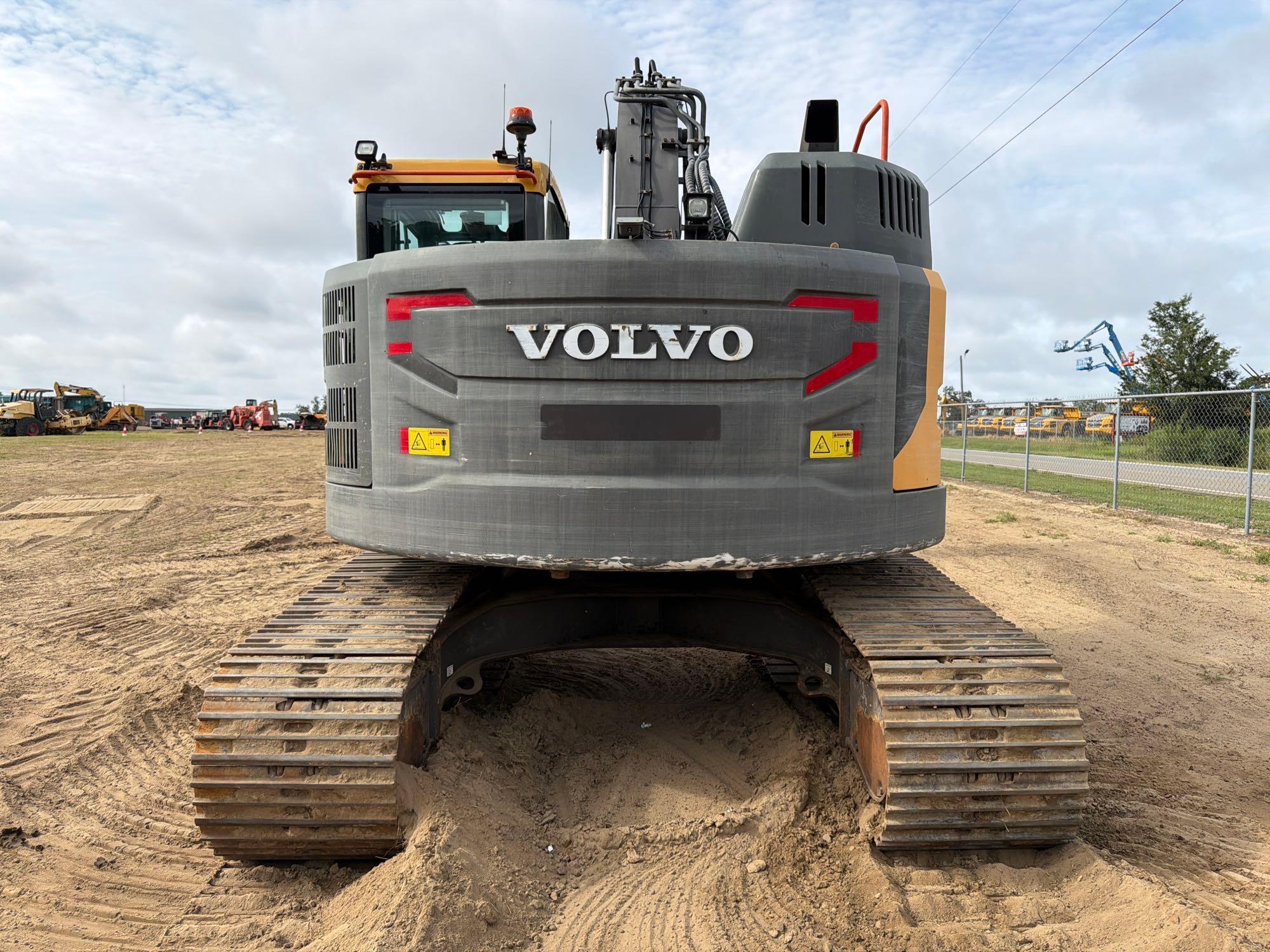 2019 Volvo 235