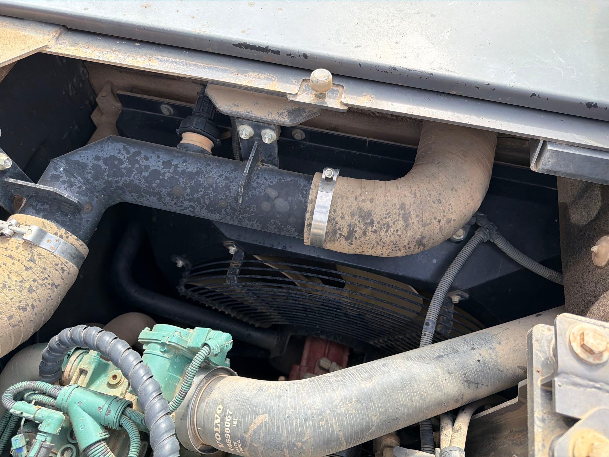 2019 Volvo 235