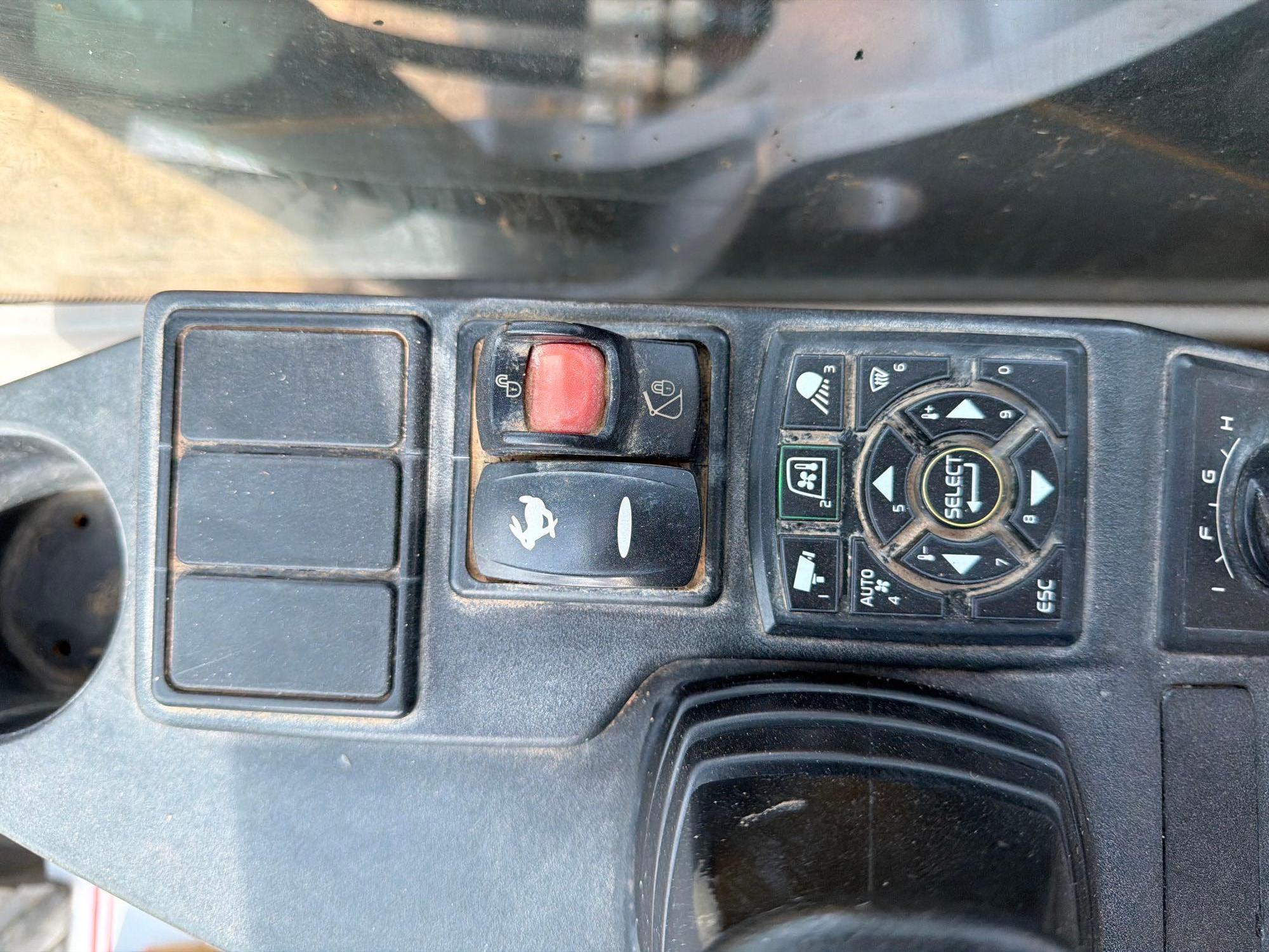 2019 Volvo 235