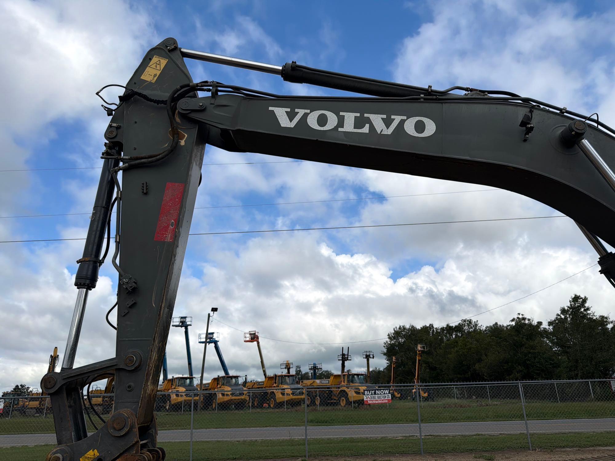 2003 Volvo EC240B LC