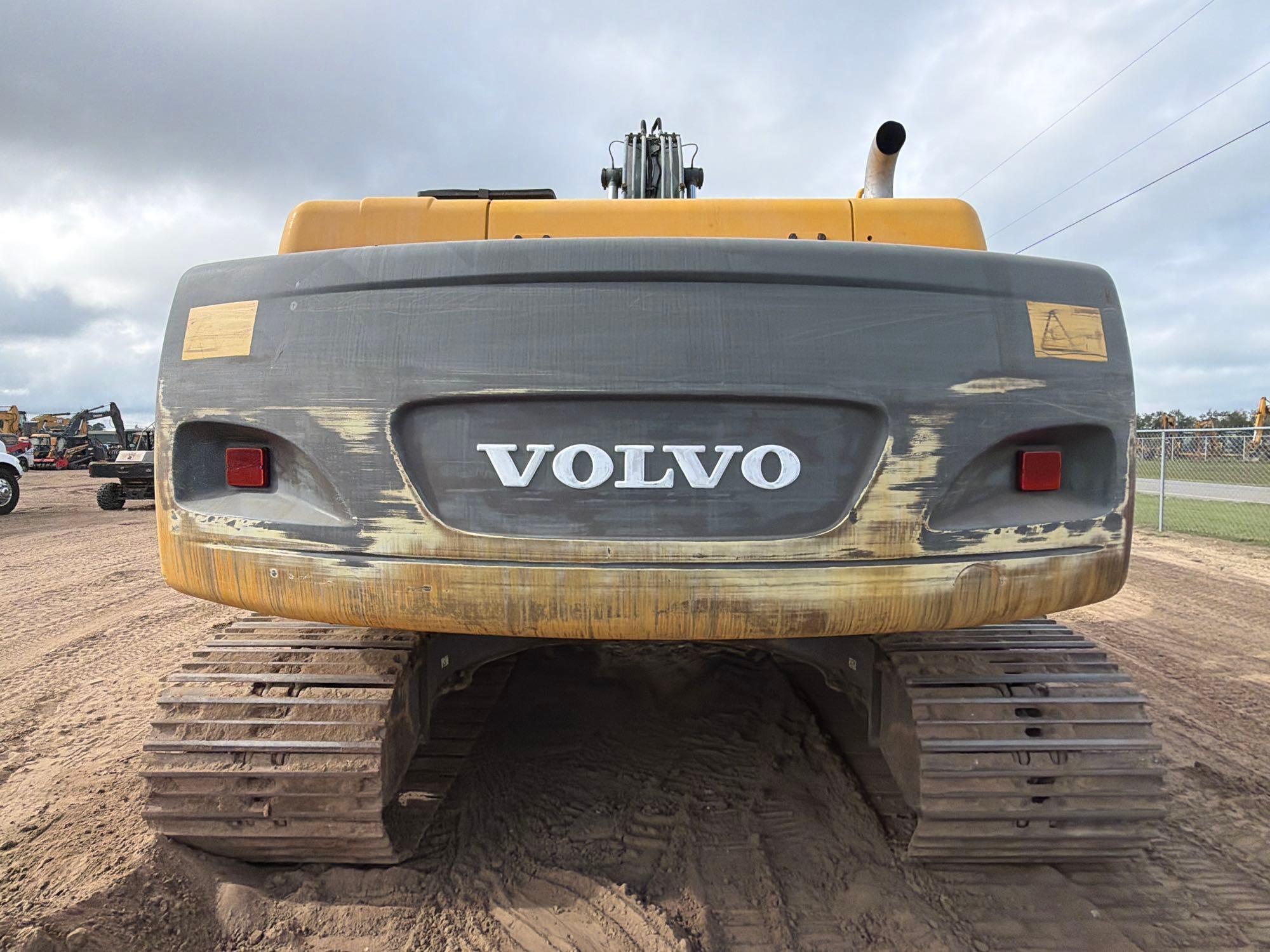 2003 Volvo EC240B LC
