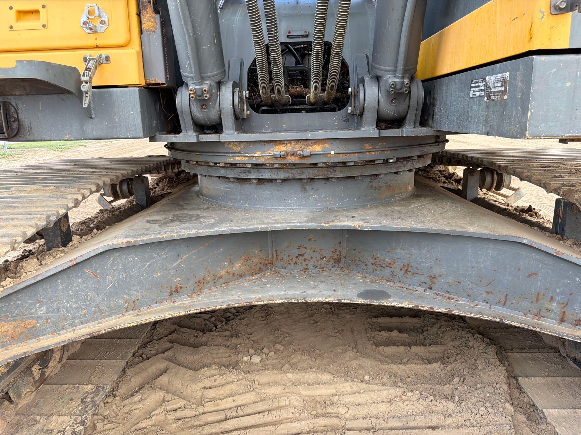 2003 Volvo EC240B LC