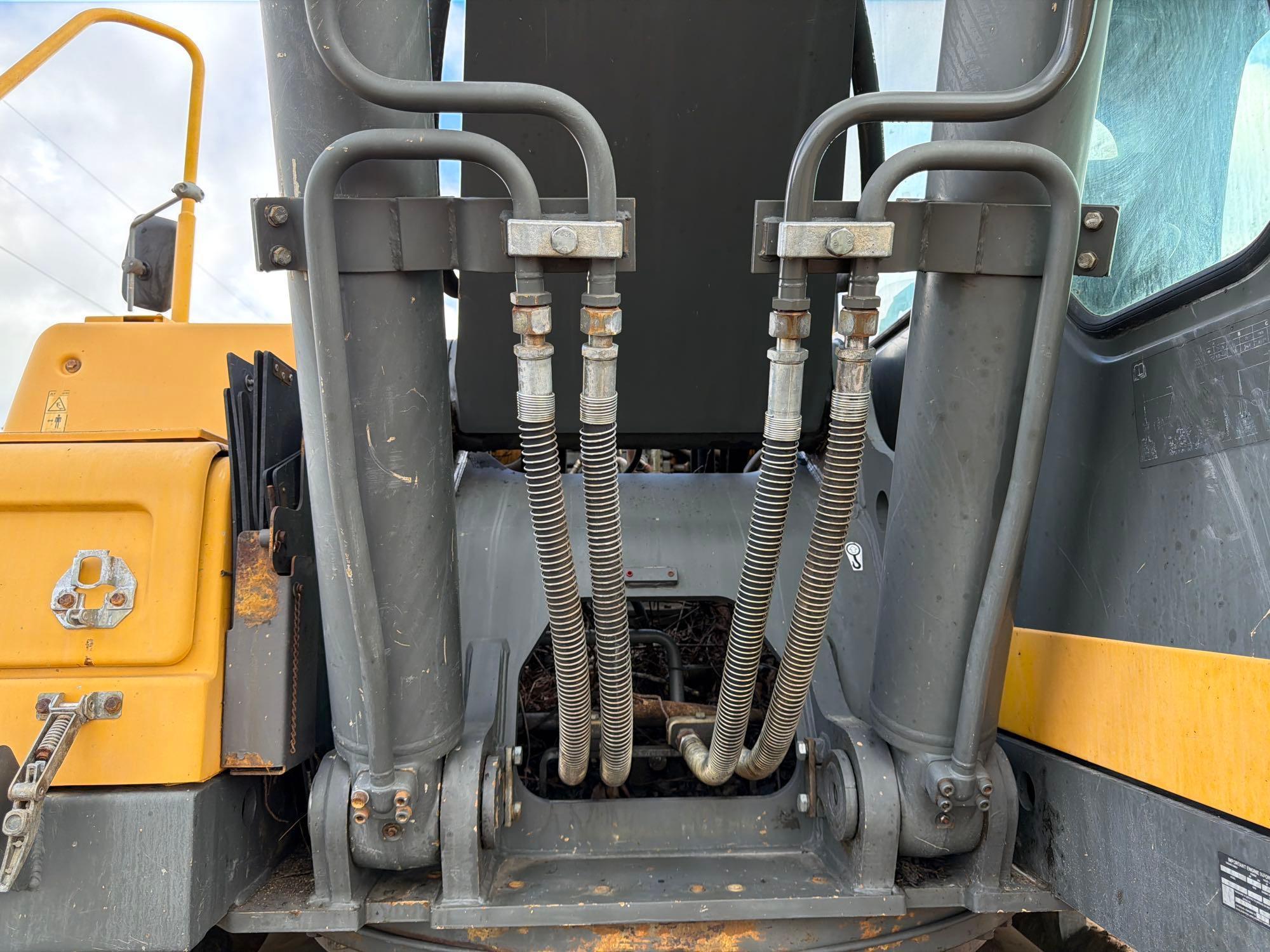 2003 Volvo EC240B LC