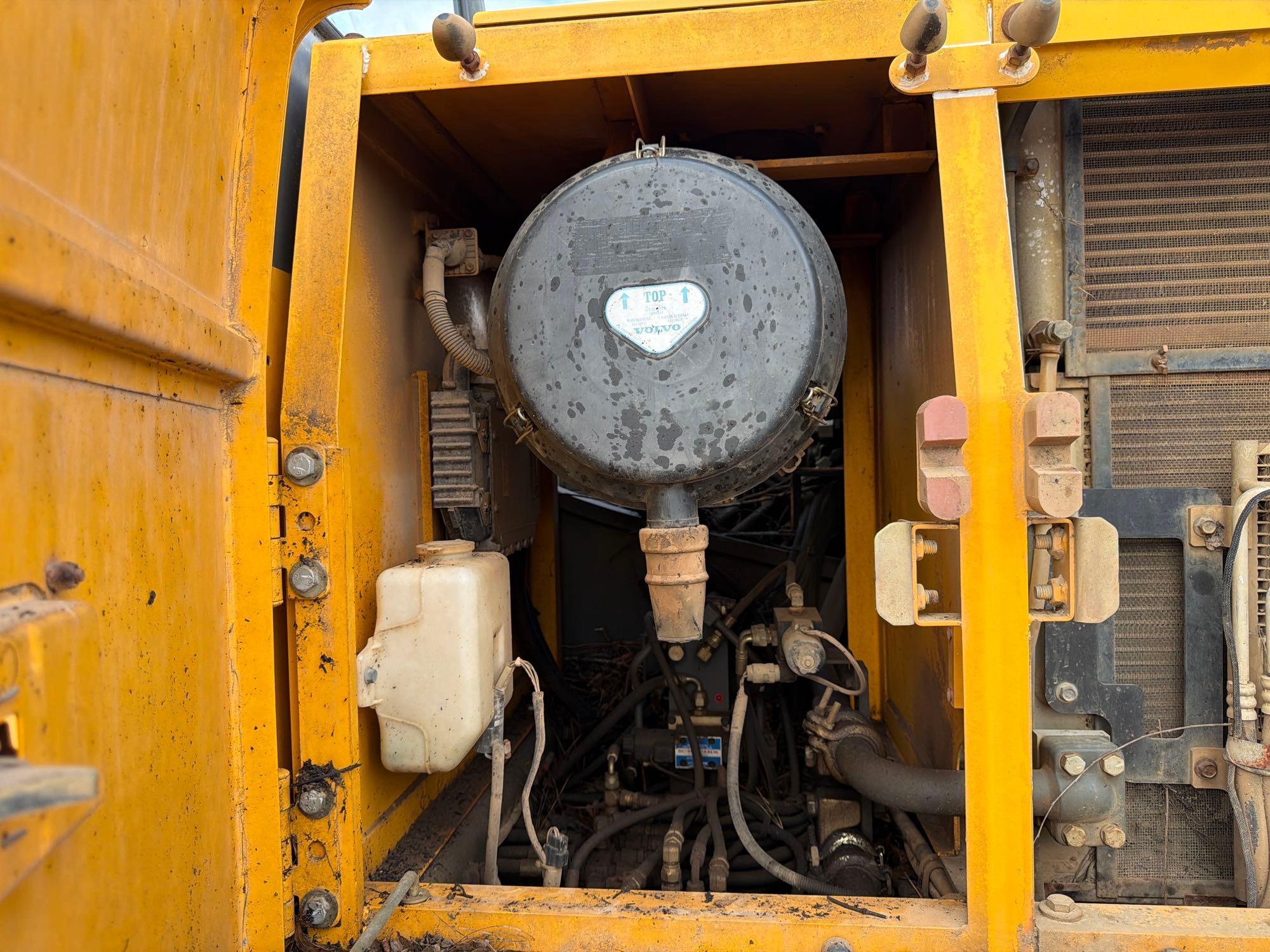 2003 Volvo EC240B LC
