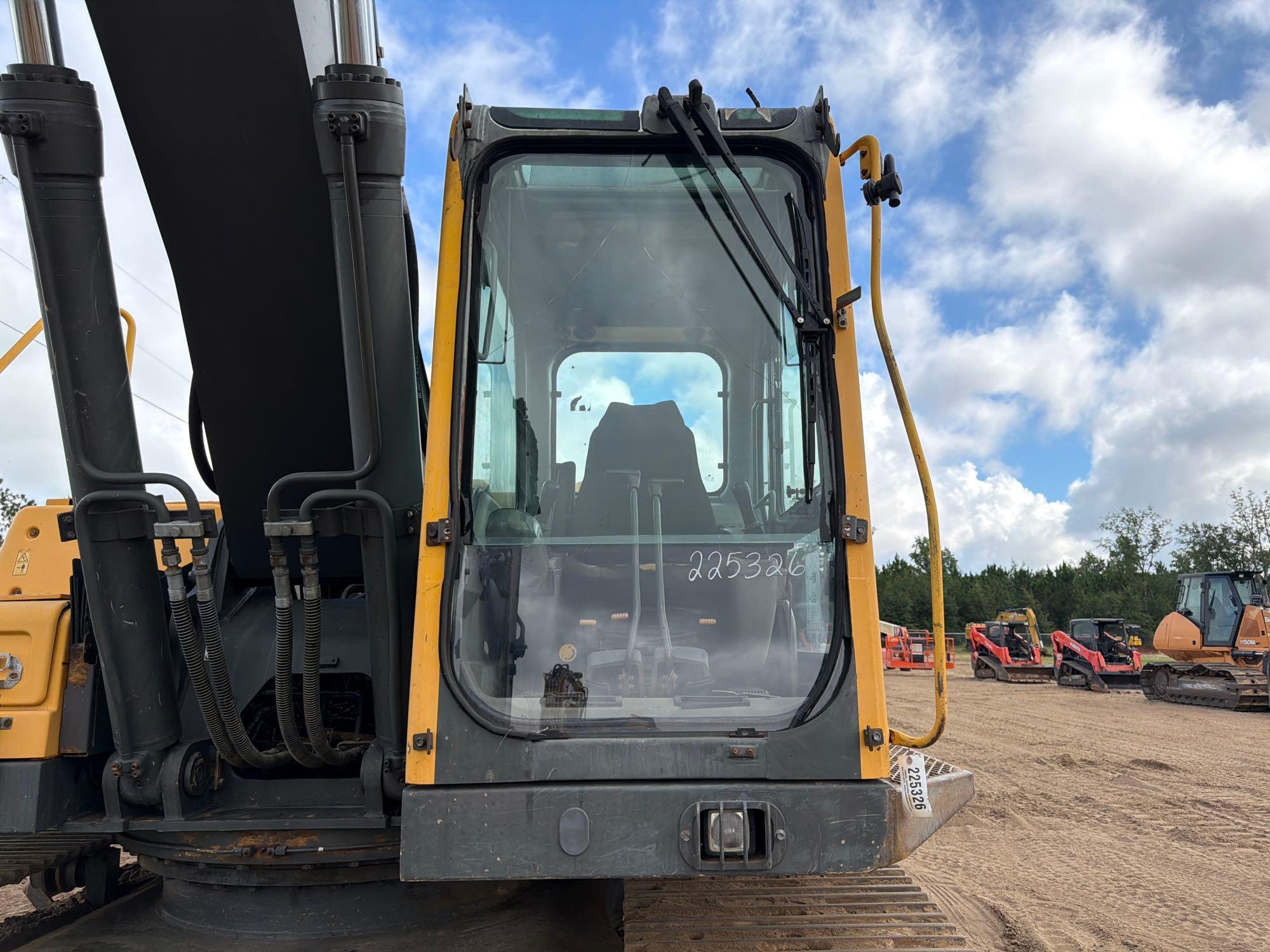 2003 Volvo EC240B LC