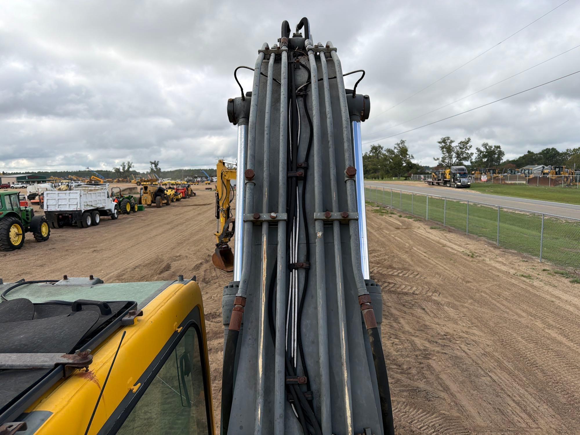 2003 Volvo EC240B LC