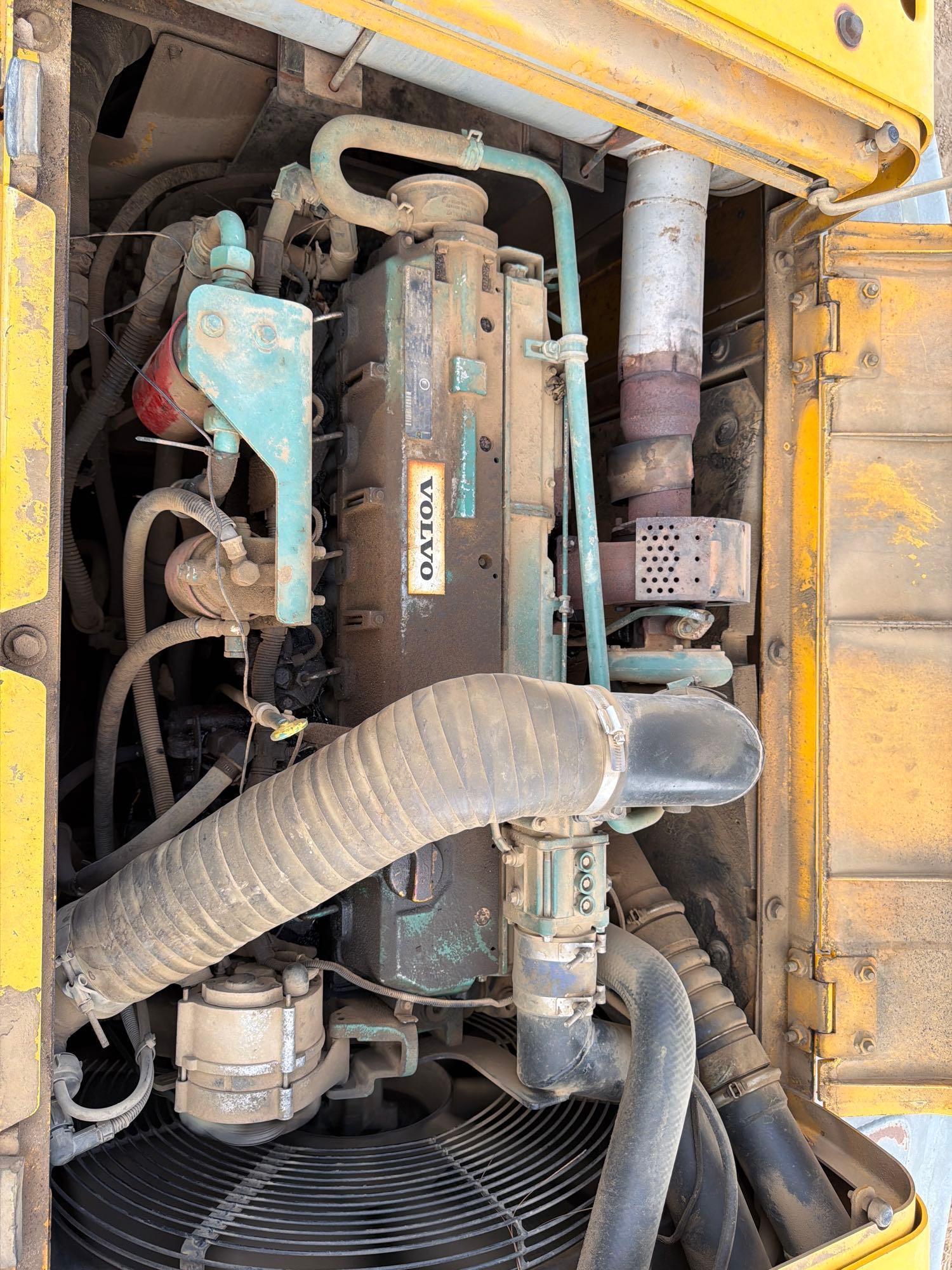 2003 Volvo EC240B LC