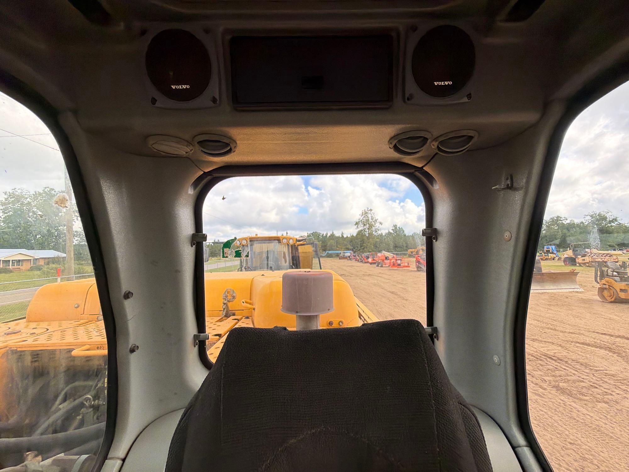 2003 Volvo EC240B LC