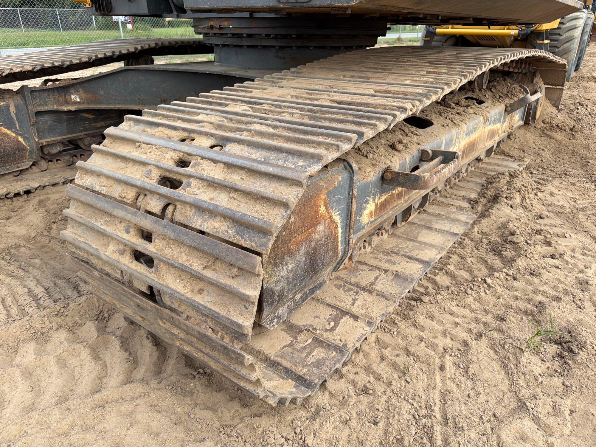 2003 Volvo EC240B LC