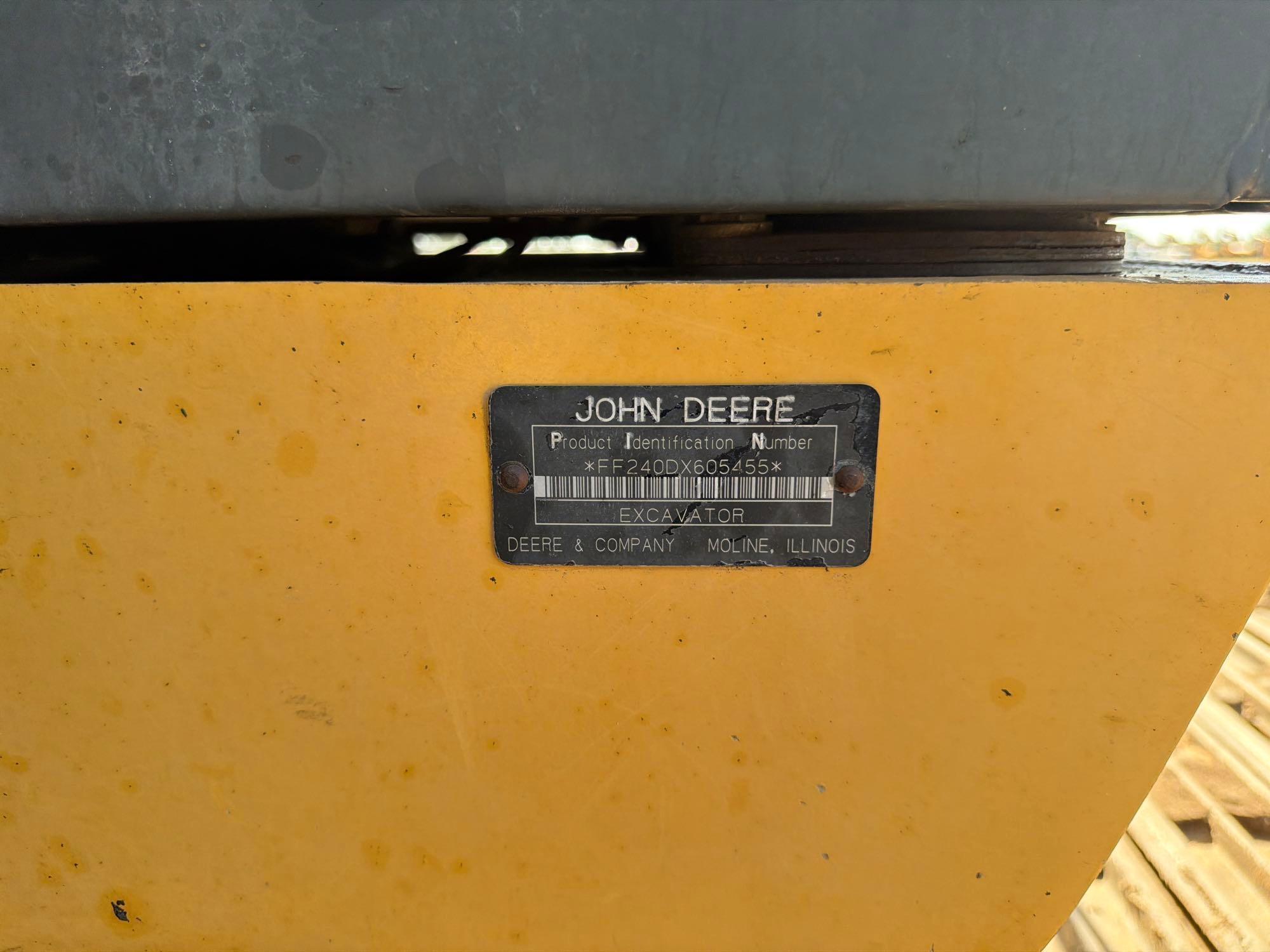 John Deere 240D LC