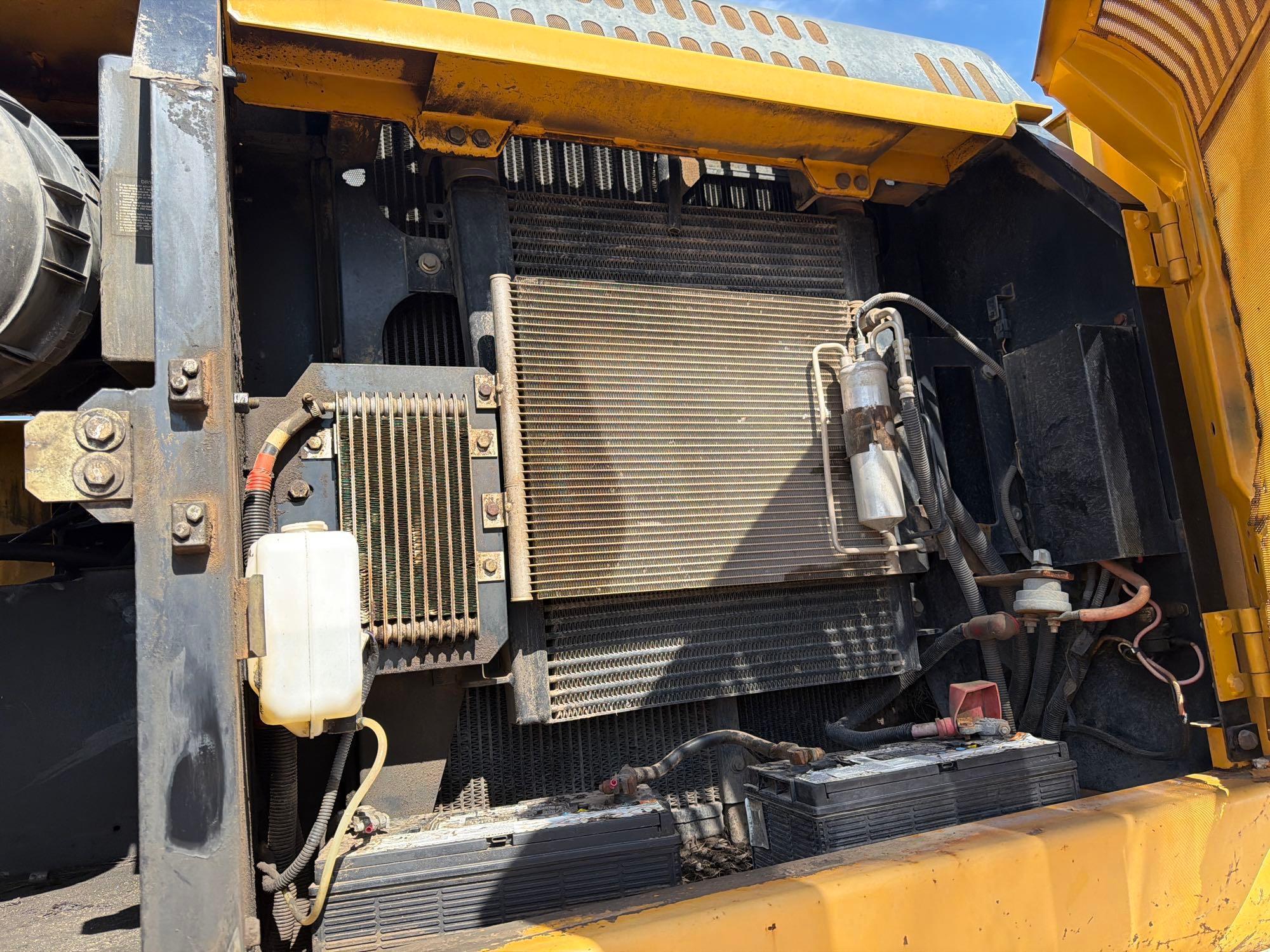 John Deere 240D LC