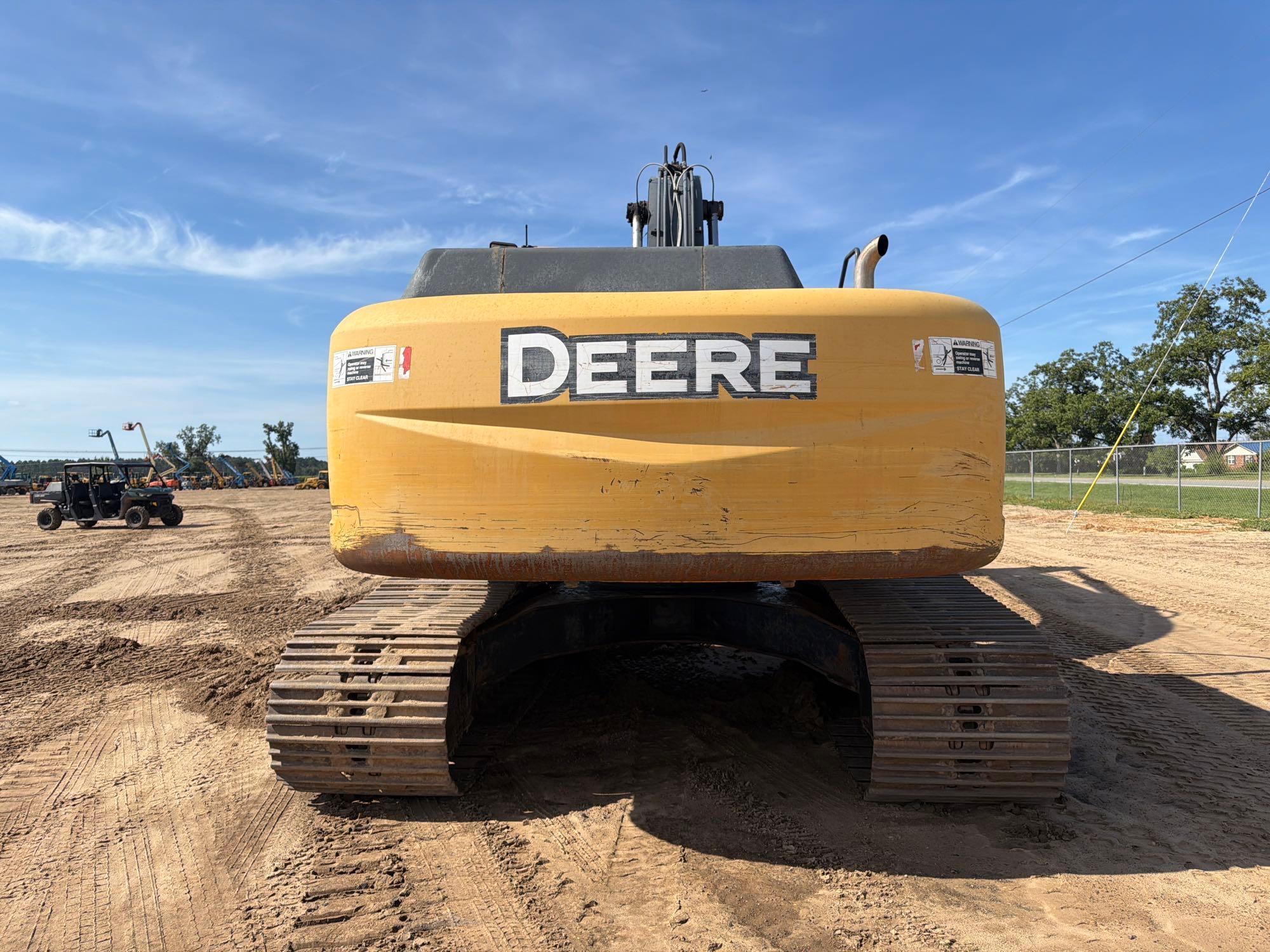 John Deere 240D LC