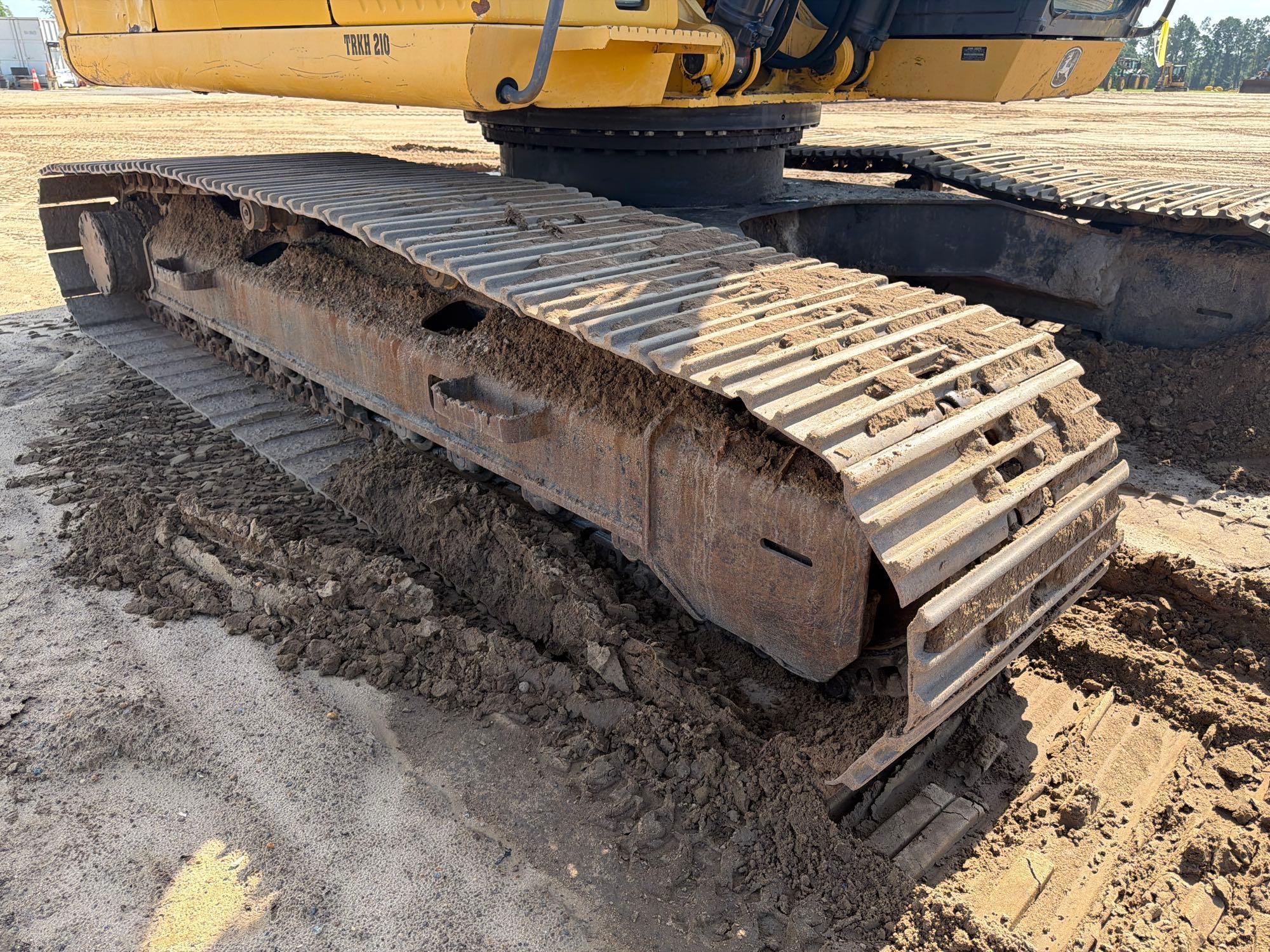 John Deere 240D LC