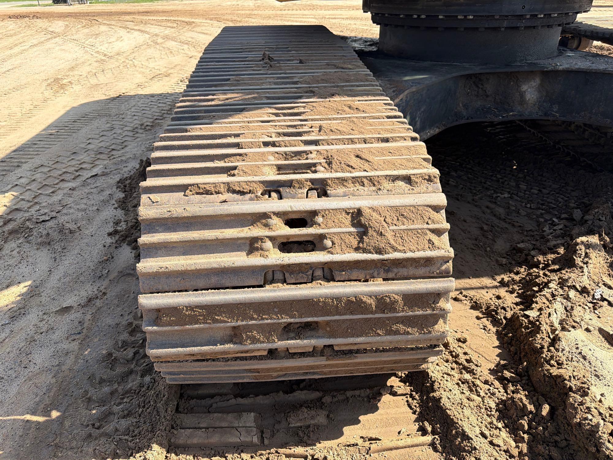 John Deere 240D LC