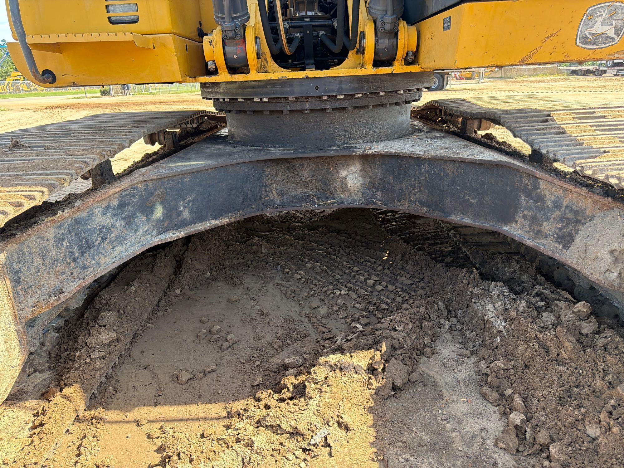 John Deere 240D LC