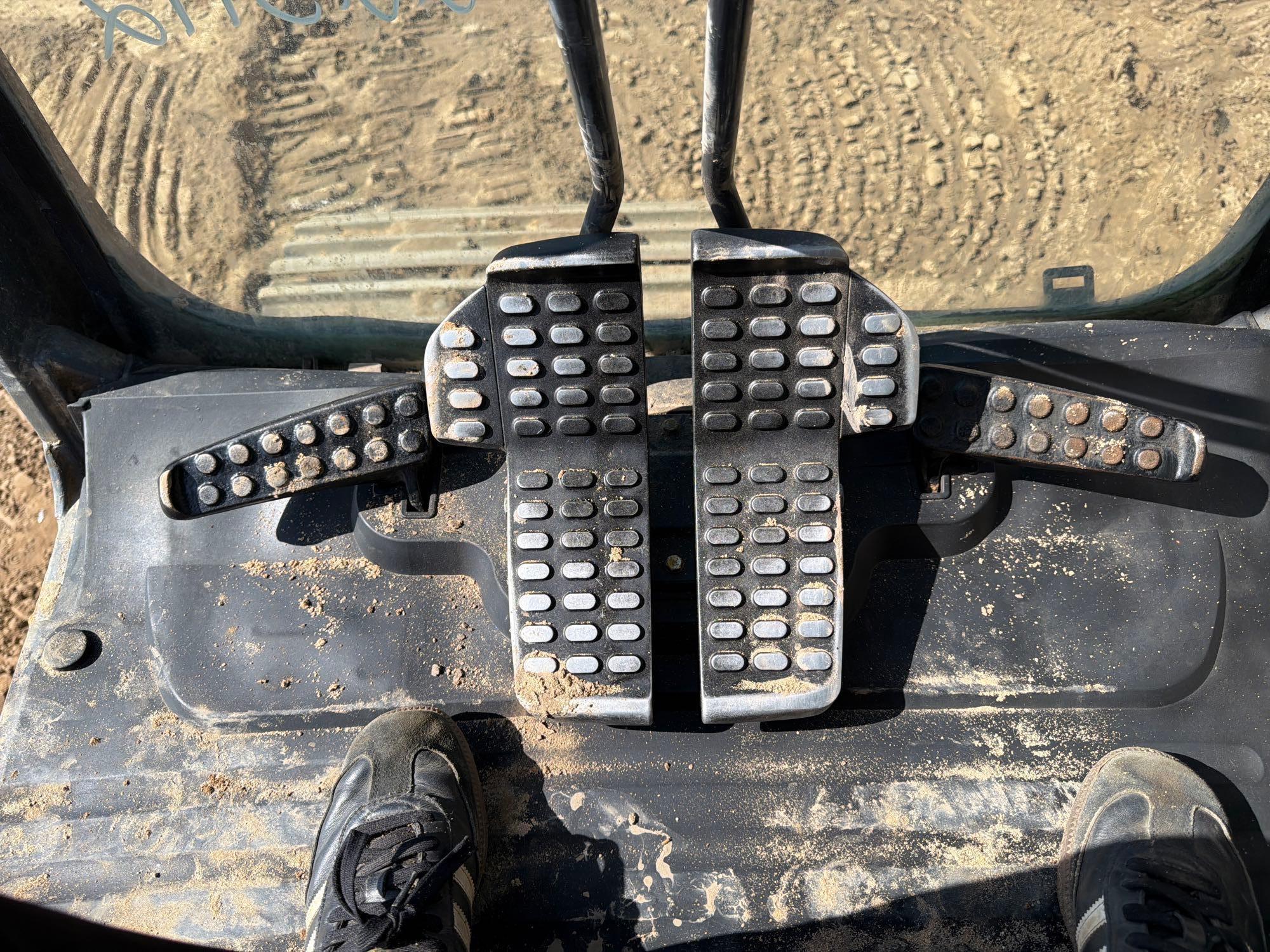 John Deere 240D LC