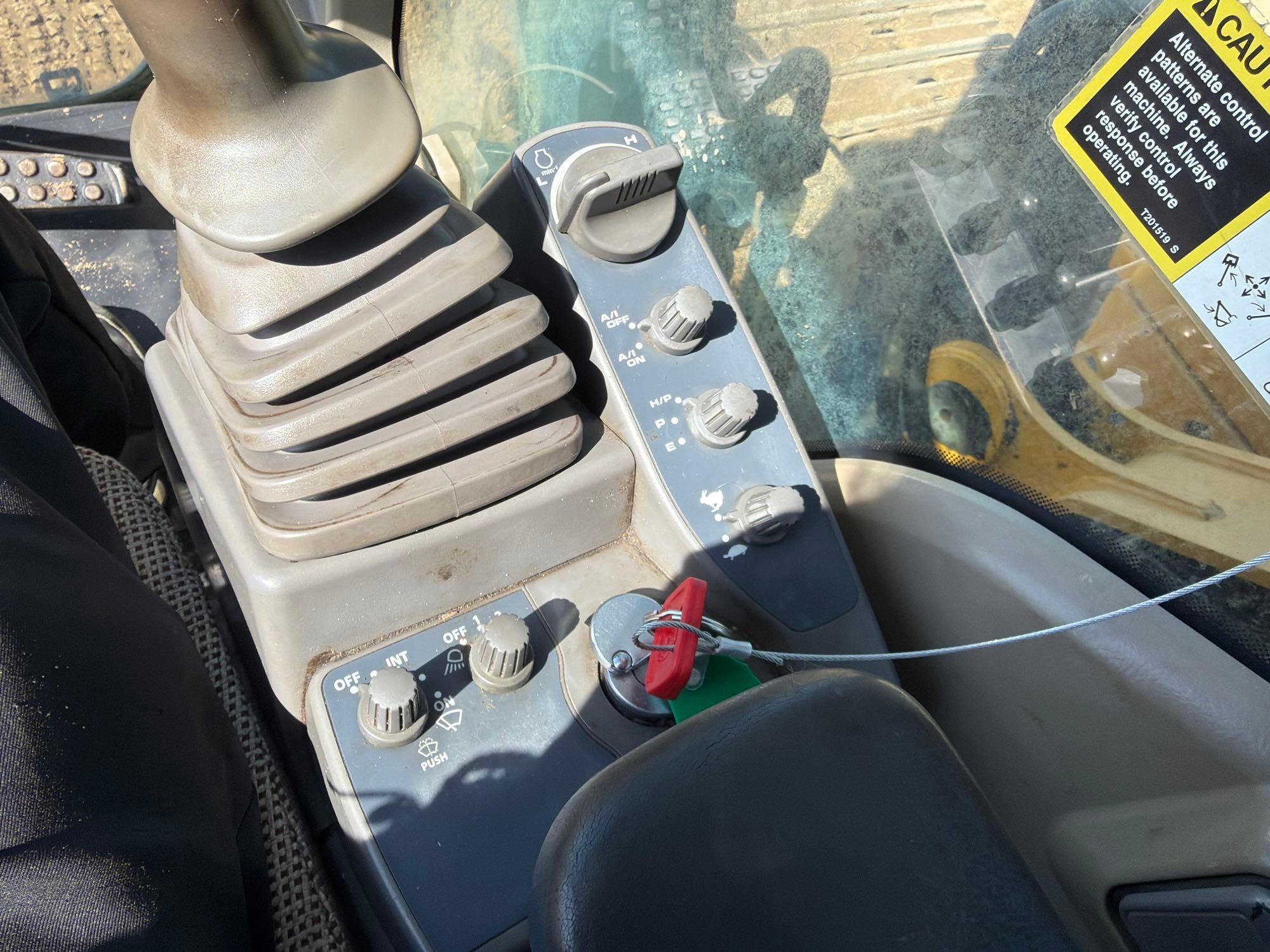 John Deere 240D LC