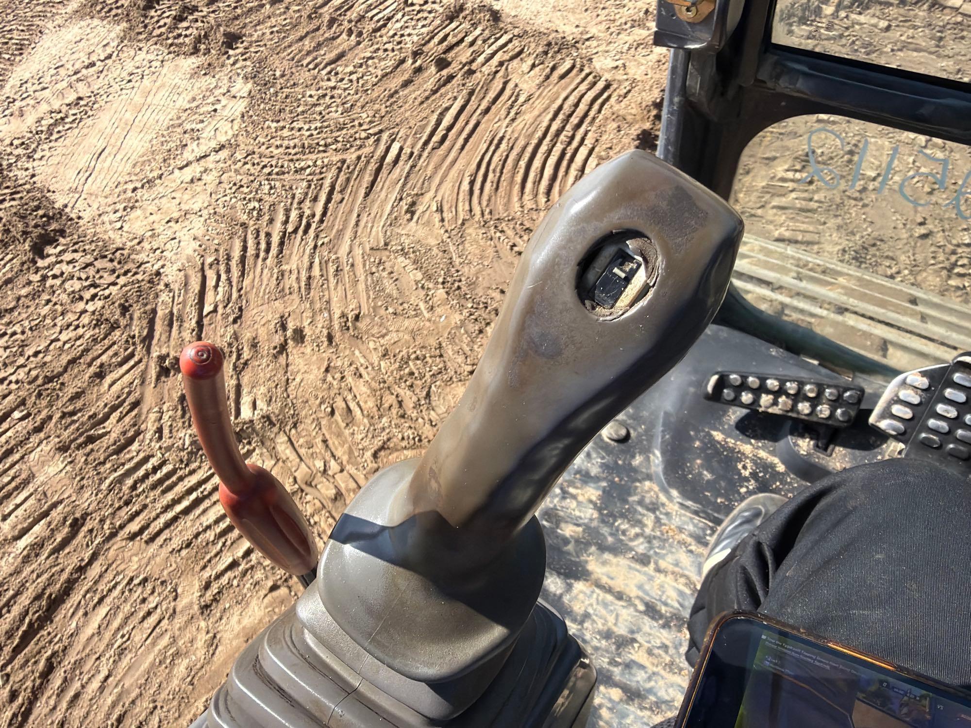John Deere 240D LC