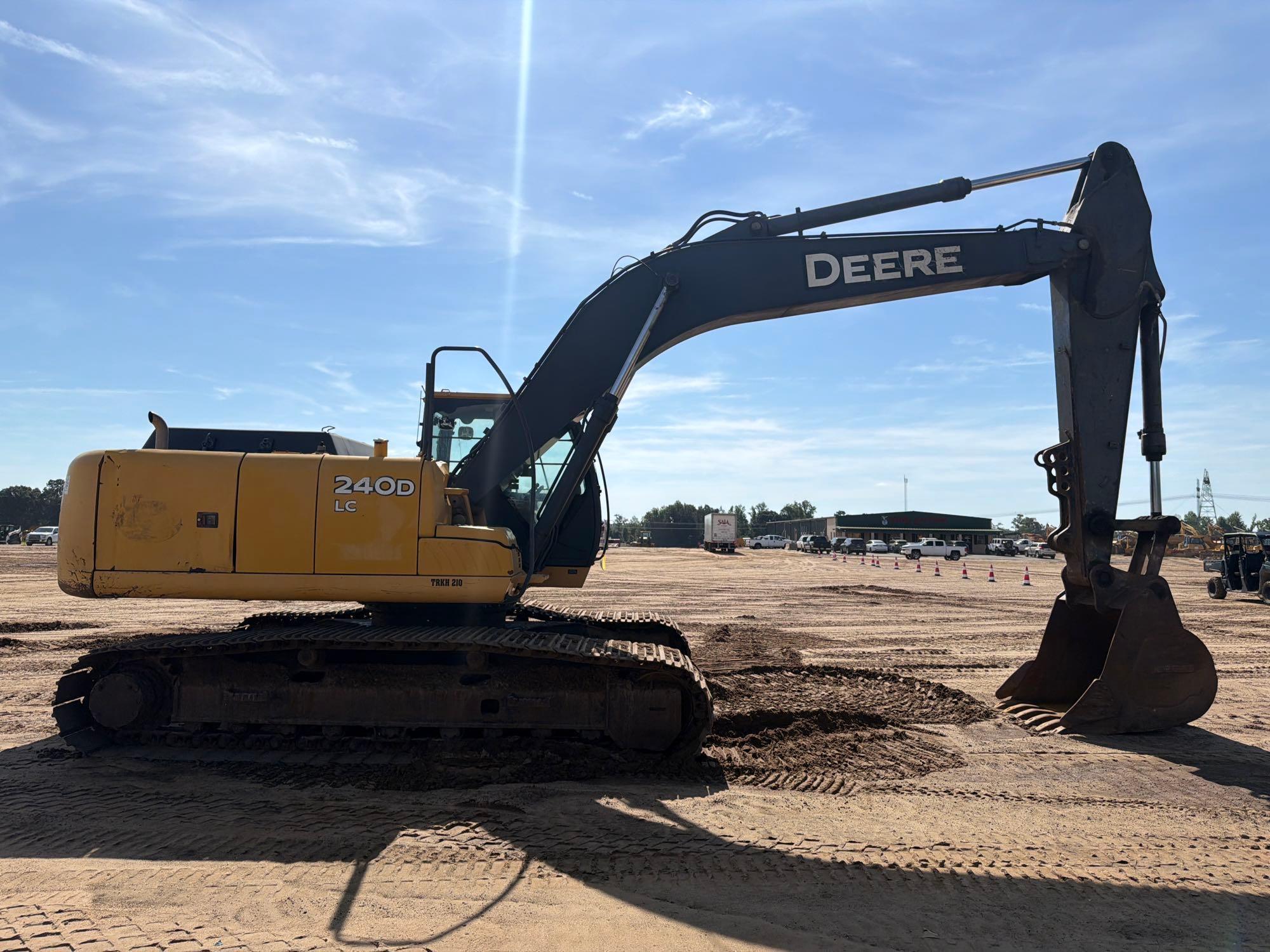 John Deere 240D LC