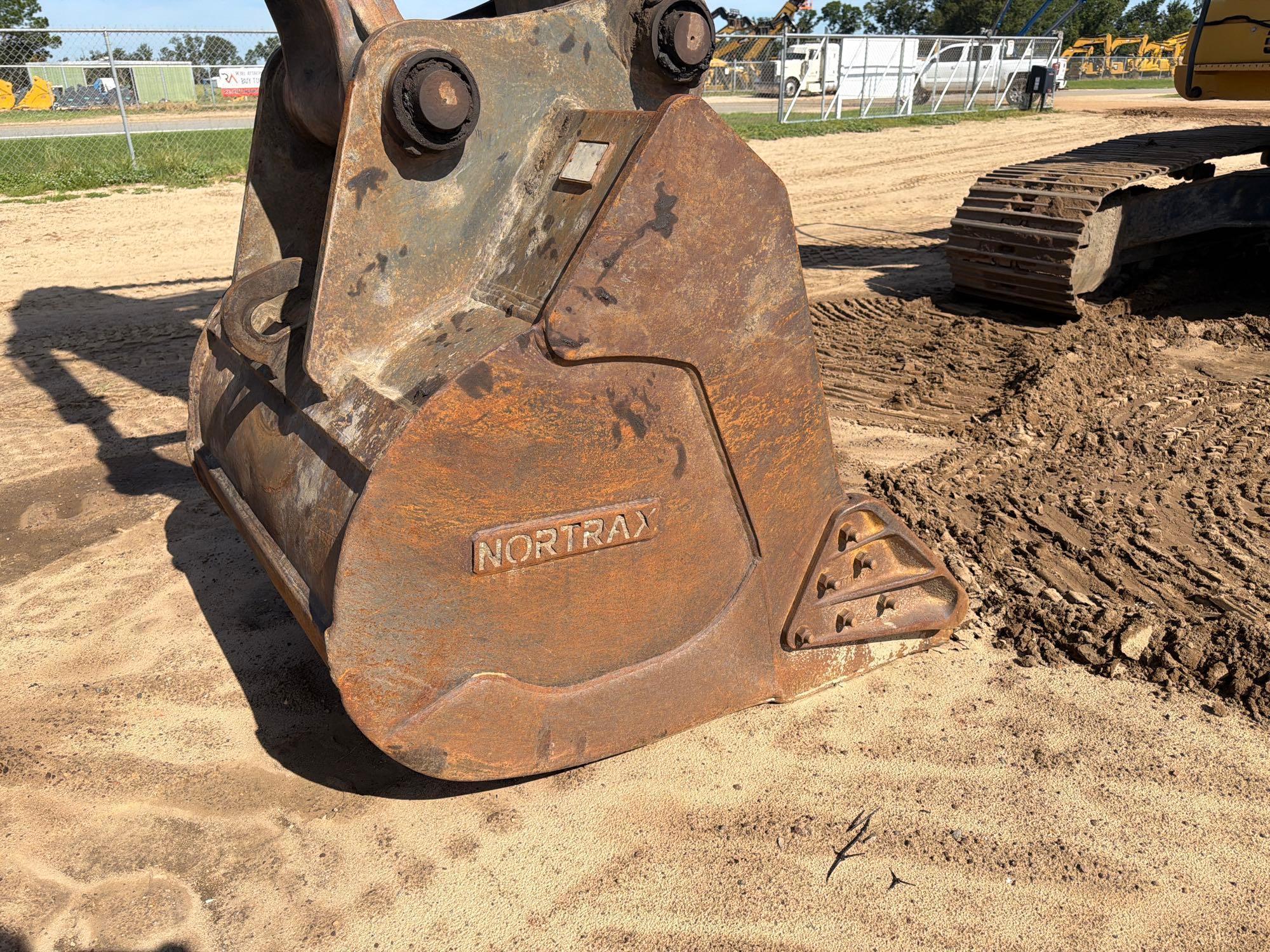 John Deere 240D LC