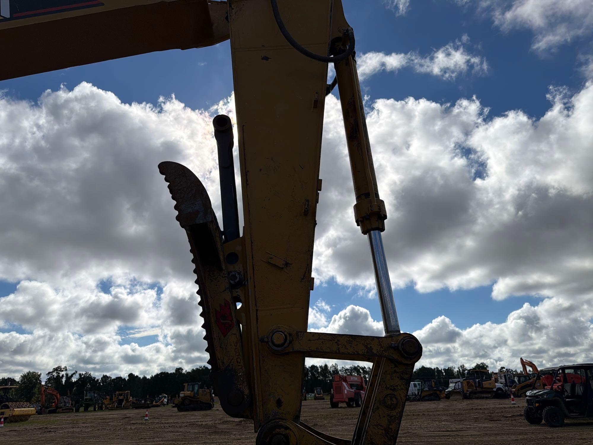 Caterpillar 325CL