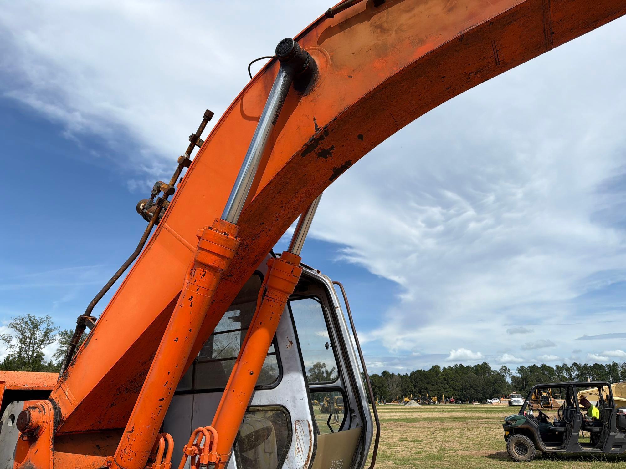 Hitachi EX200LC-2