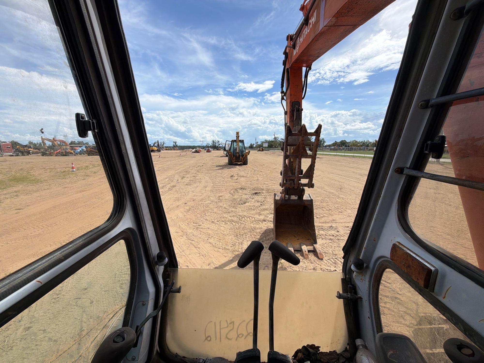 Hitachi EX200LC-2