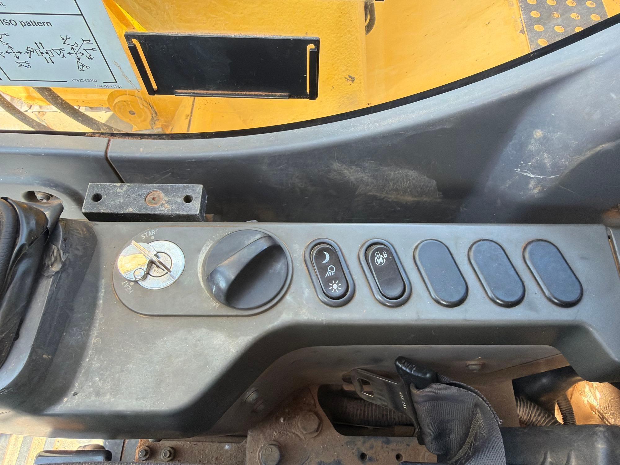 2017 Komatsu PC138USLC