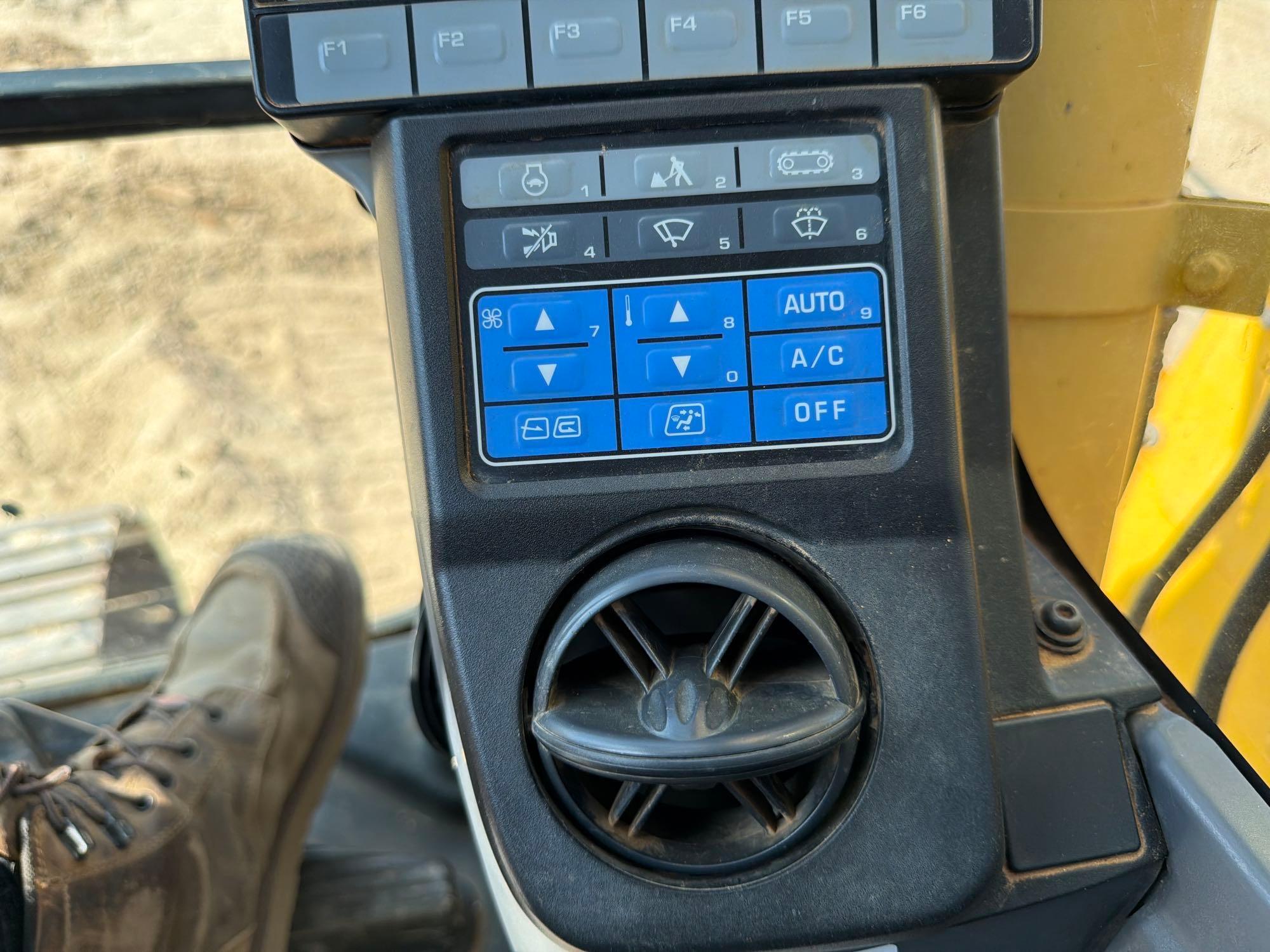 2017 Komatsu PC138USLC