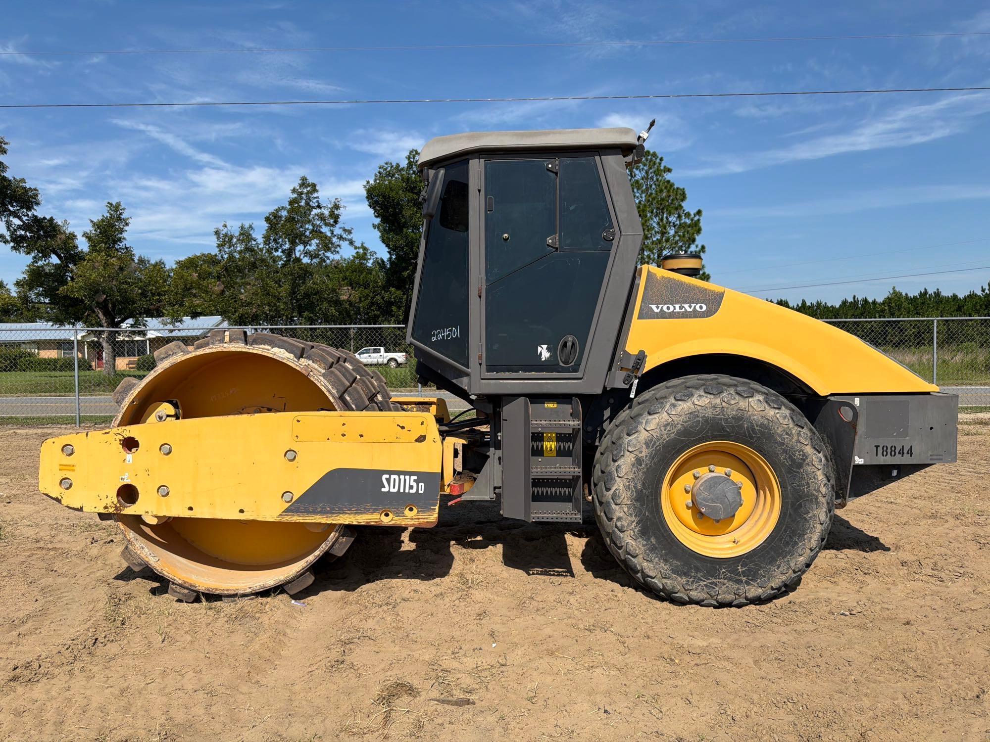 2013 Volvo SD115D