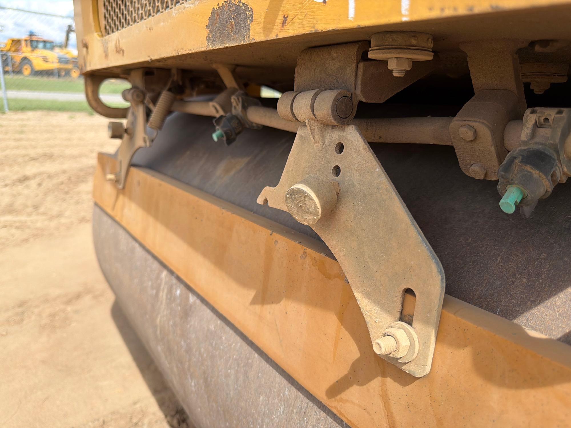 2016 Caterpillar CB24B