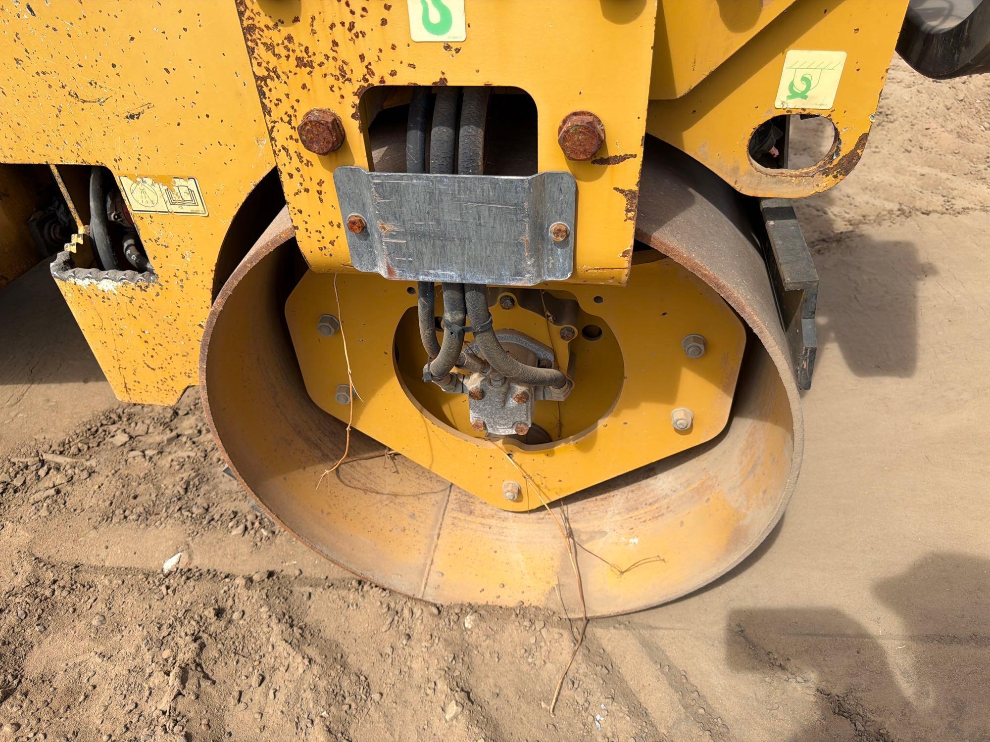 2016 Caterpillar CB24B