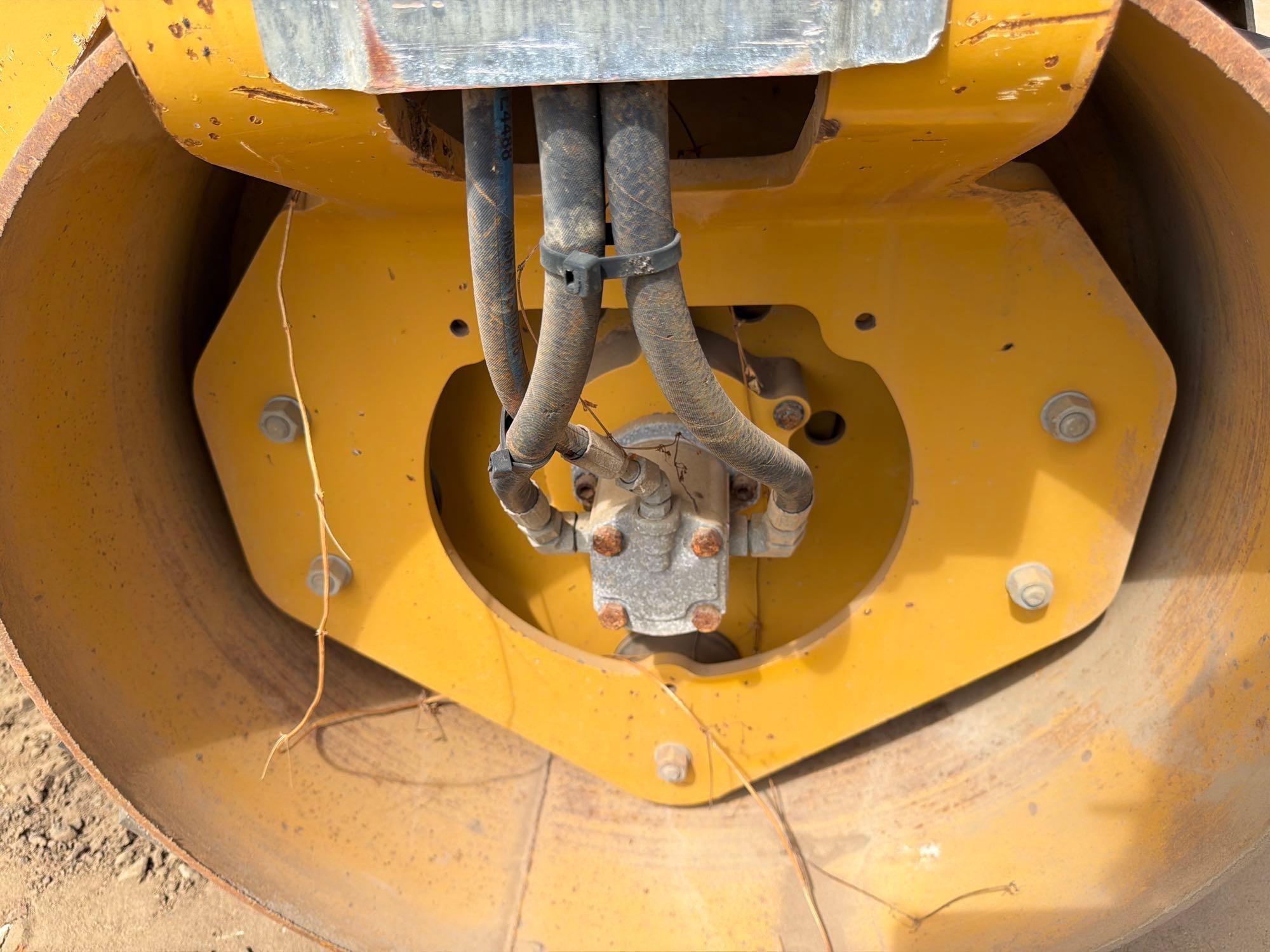 2016 Caterpillar CB24B