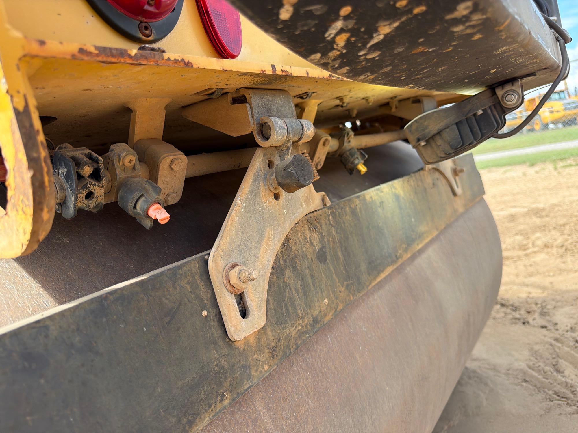 2016 Caterpillar CB24B
