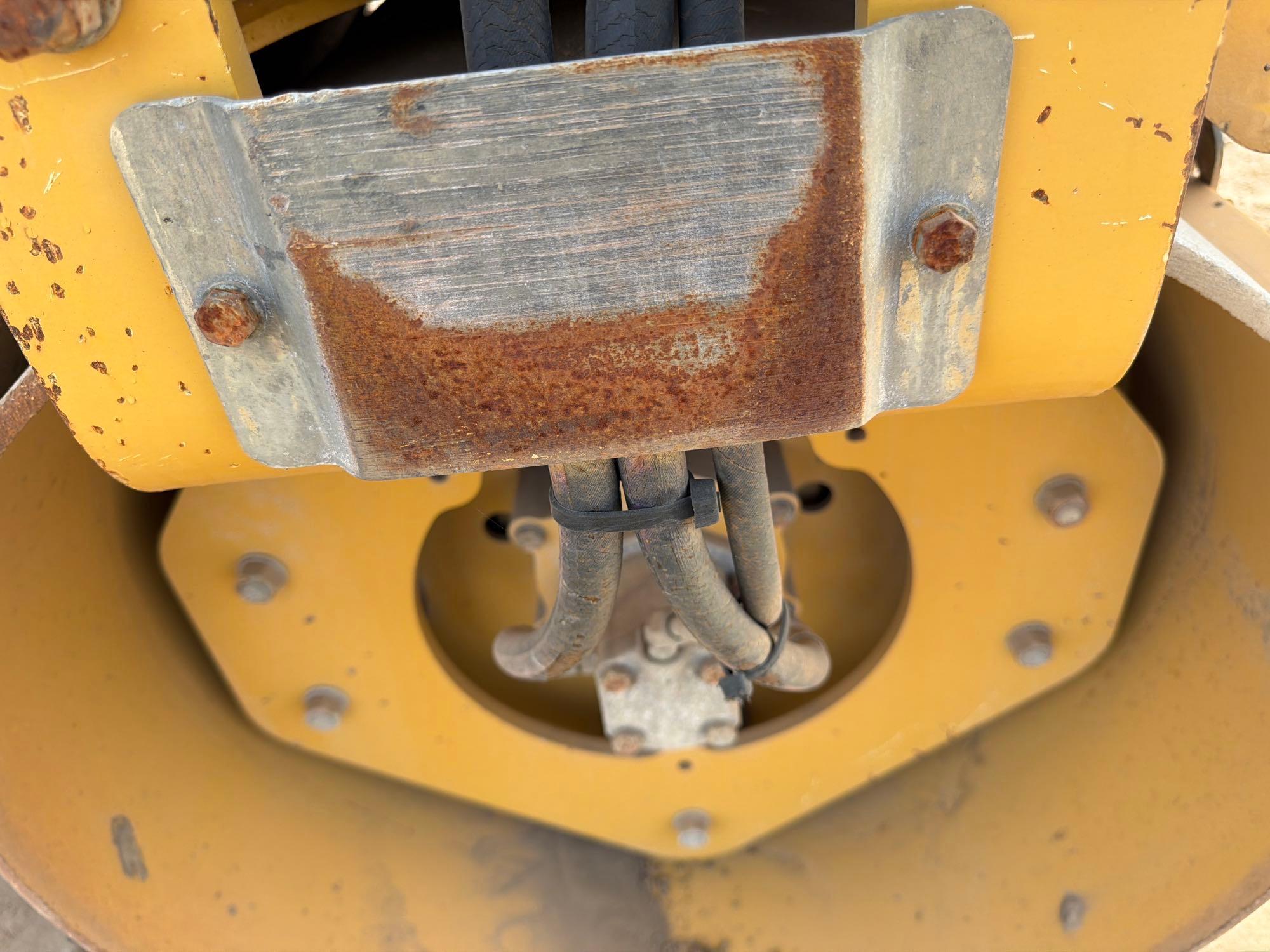 2016 Caterpillar CB24B
