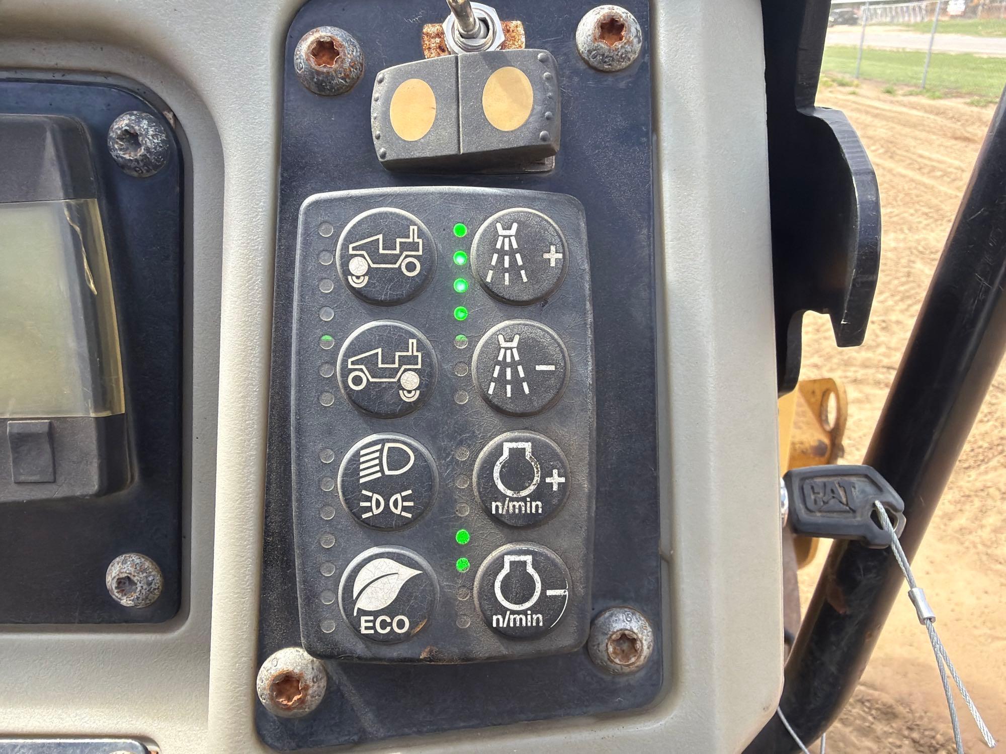 2016 Caterpillar CB24B