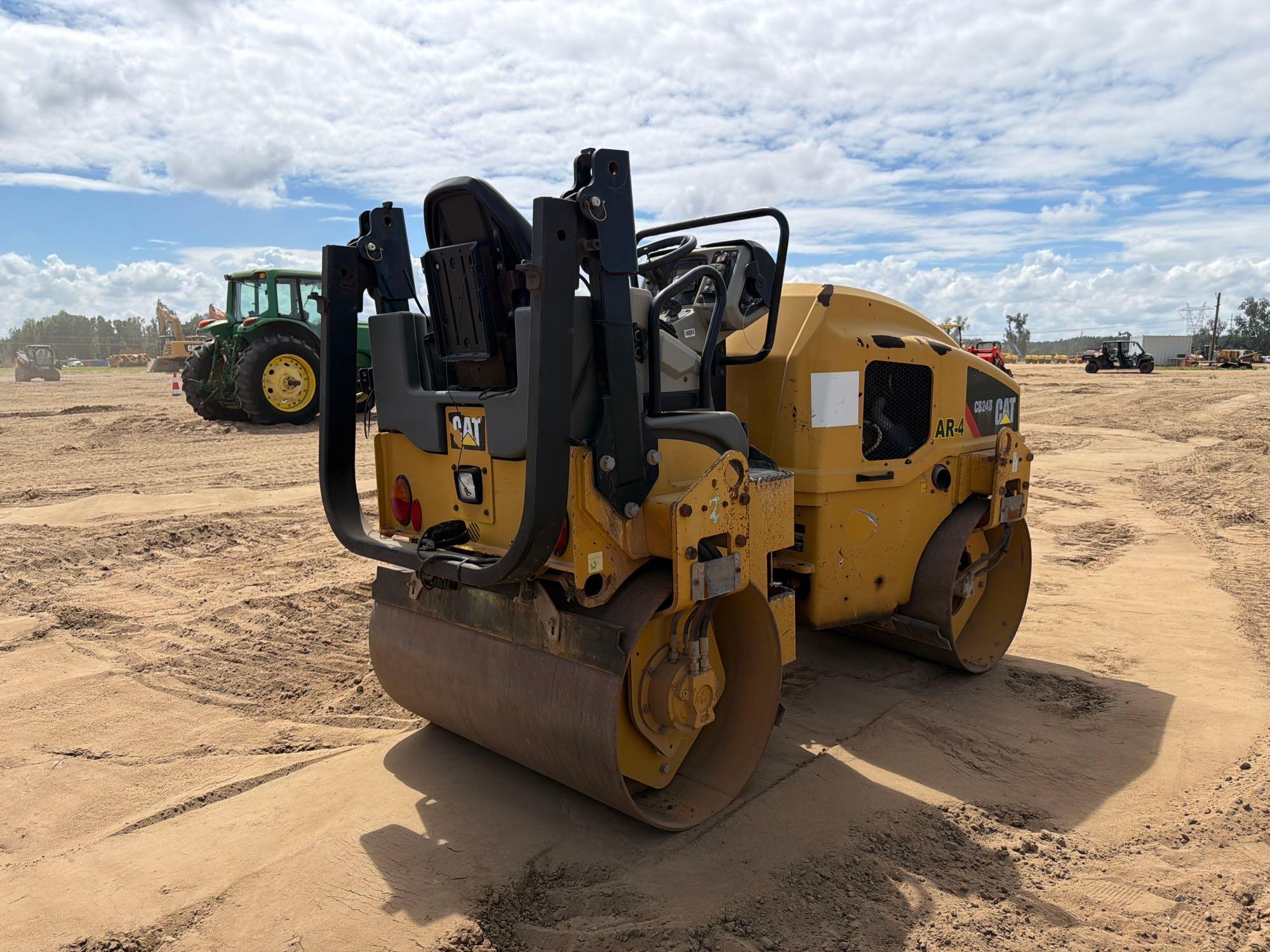 2016 Caterpillar CB24B