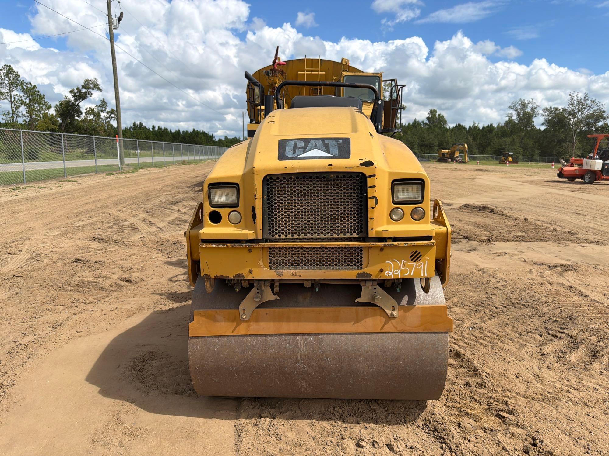 2016 Caterpillar CB24B