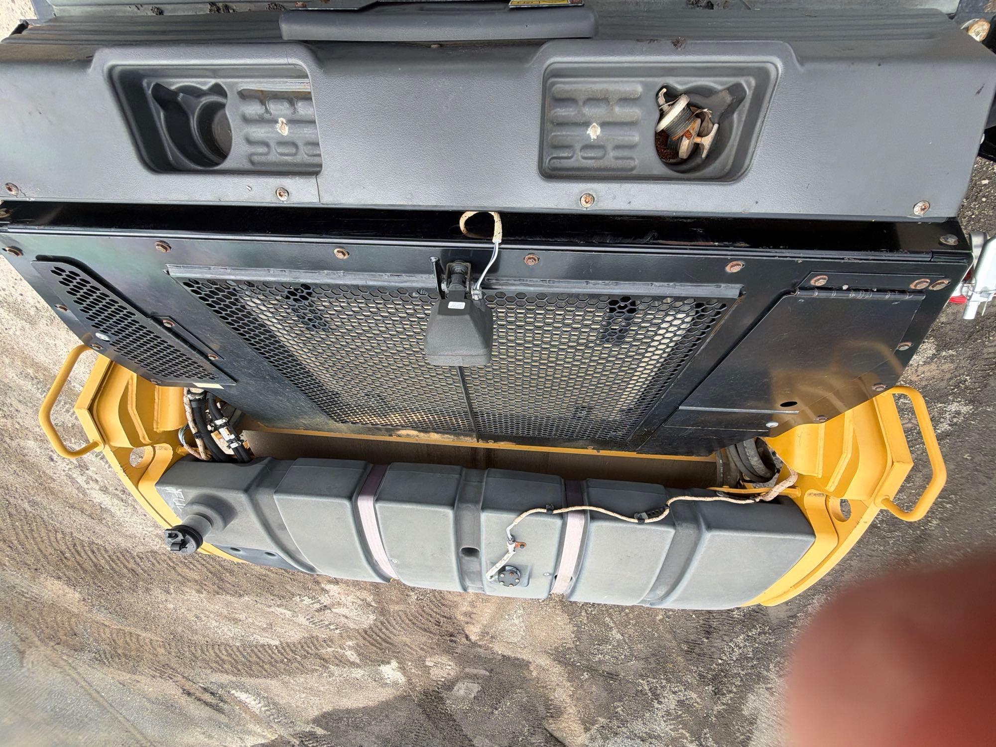 2017 Caterpillar CB64B